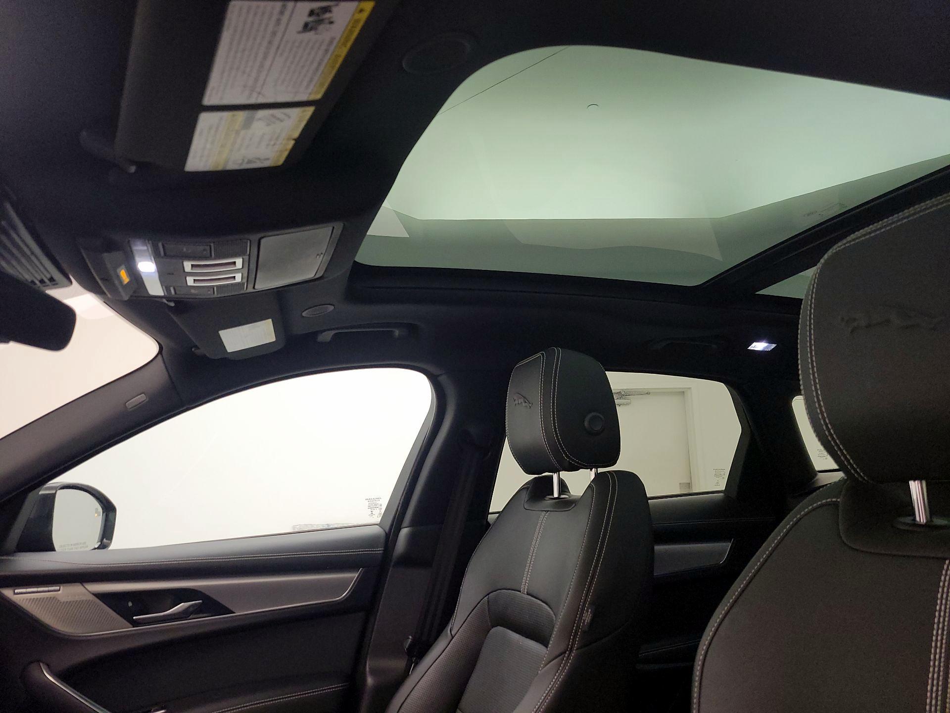 Thumbnail: 2021 Jaguar F-Pace - 19