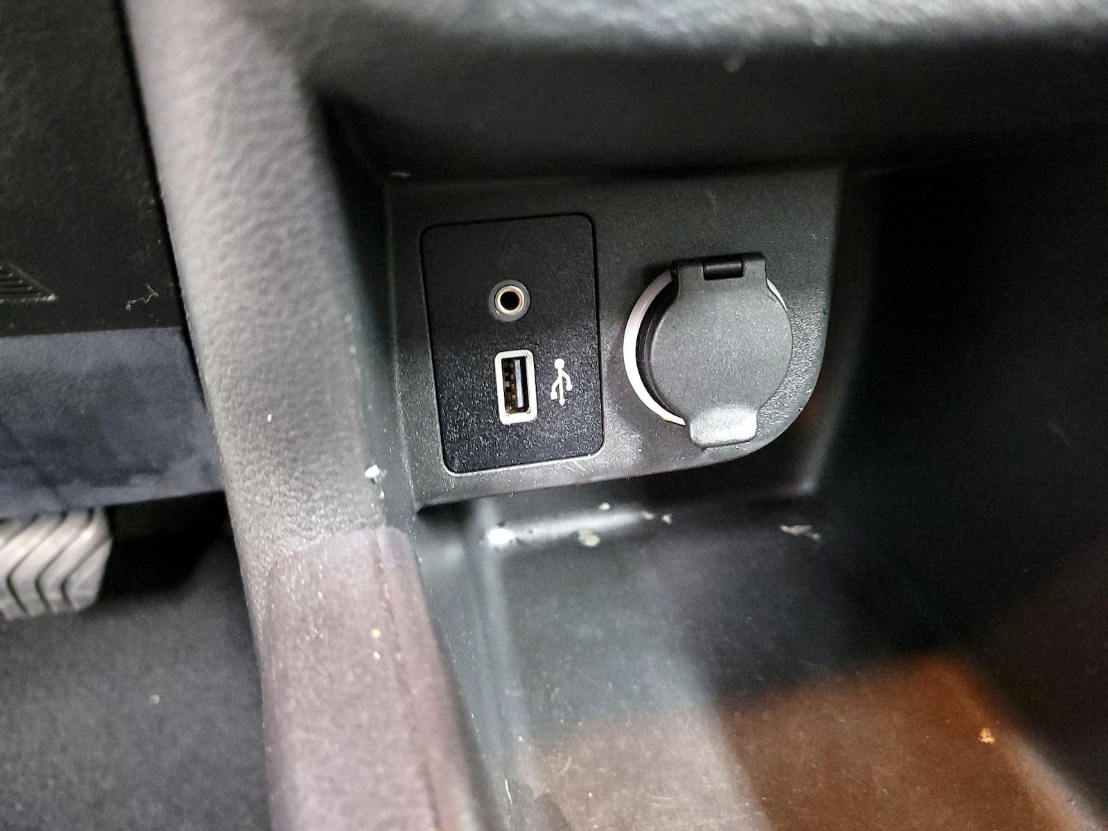 2022 Nissan Kicks S - Photo 19