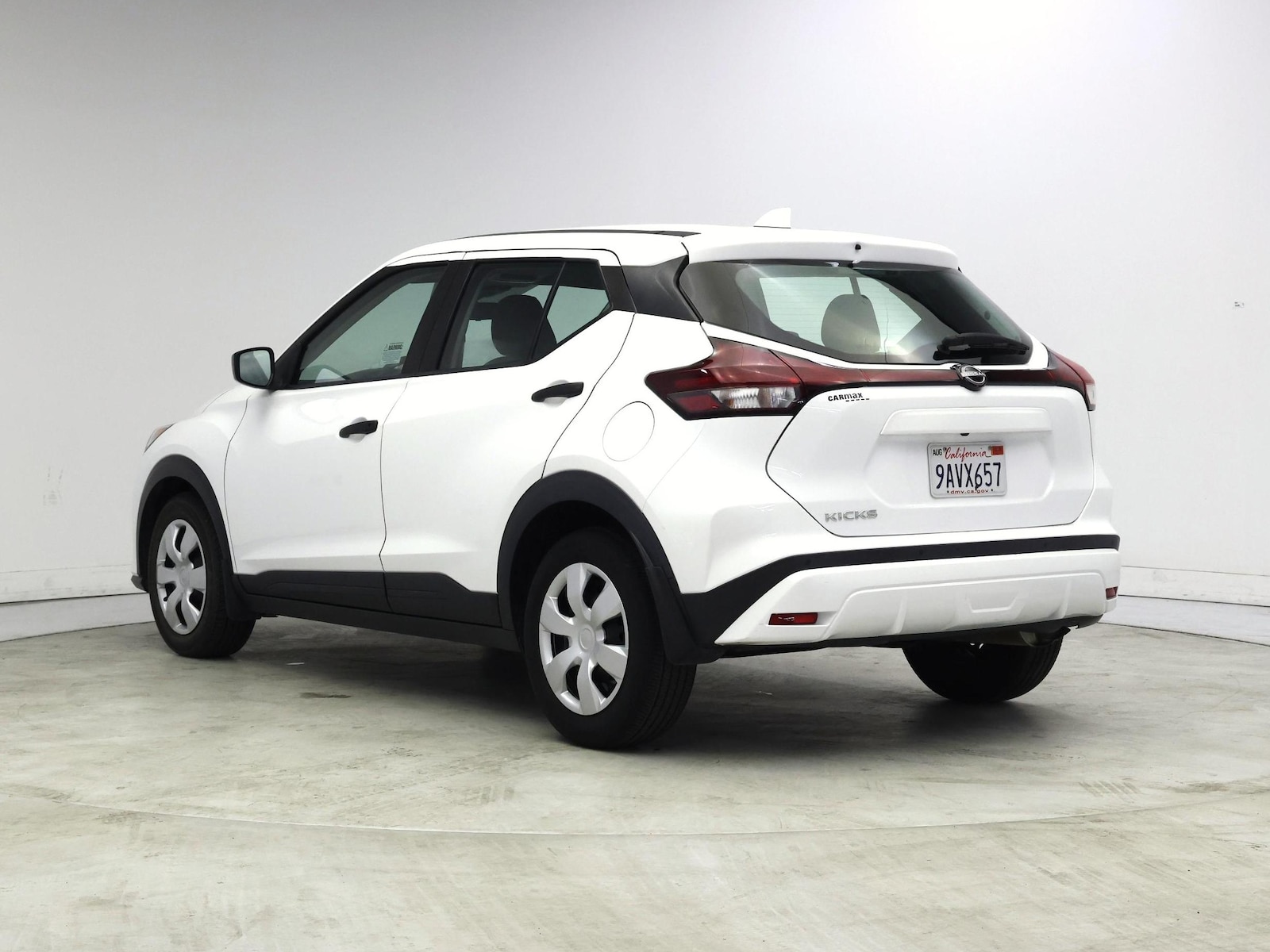 2022 Nissan Kicks S - Photo 3