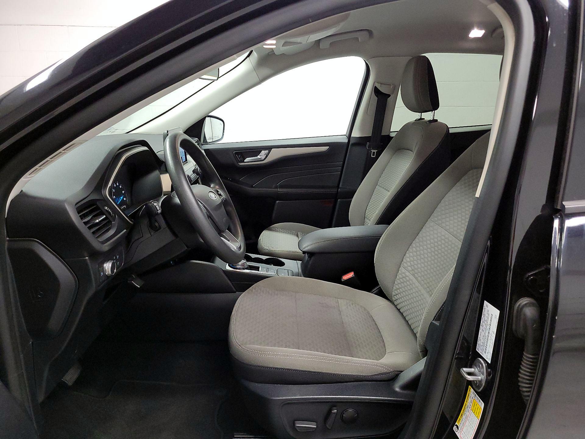 Thumbnail: 2021 Ford Escape - 9