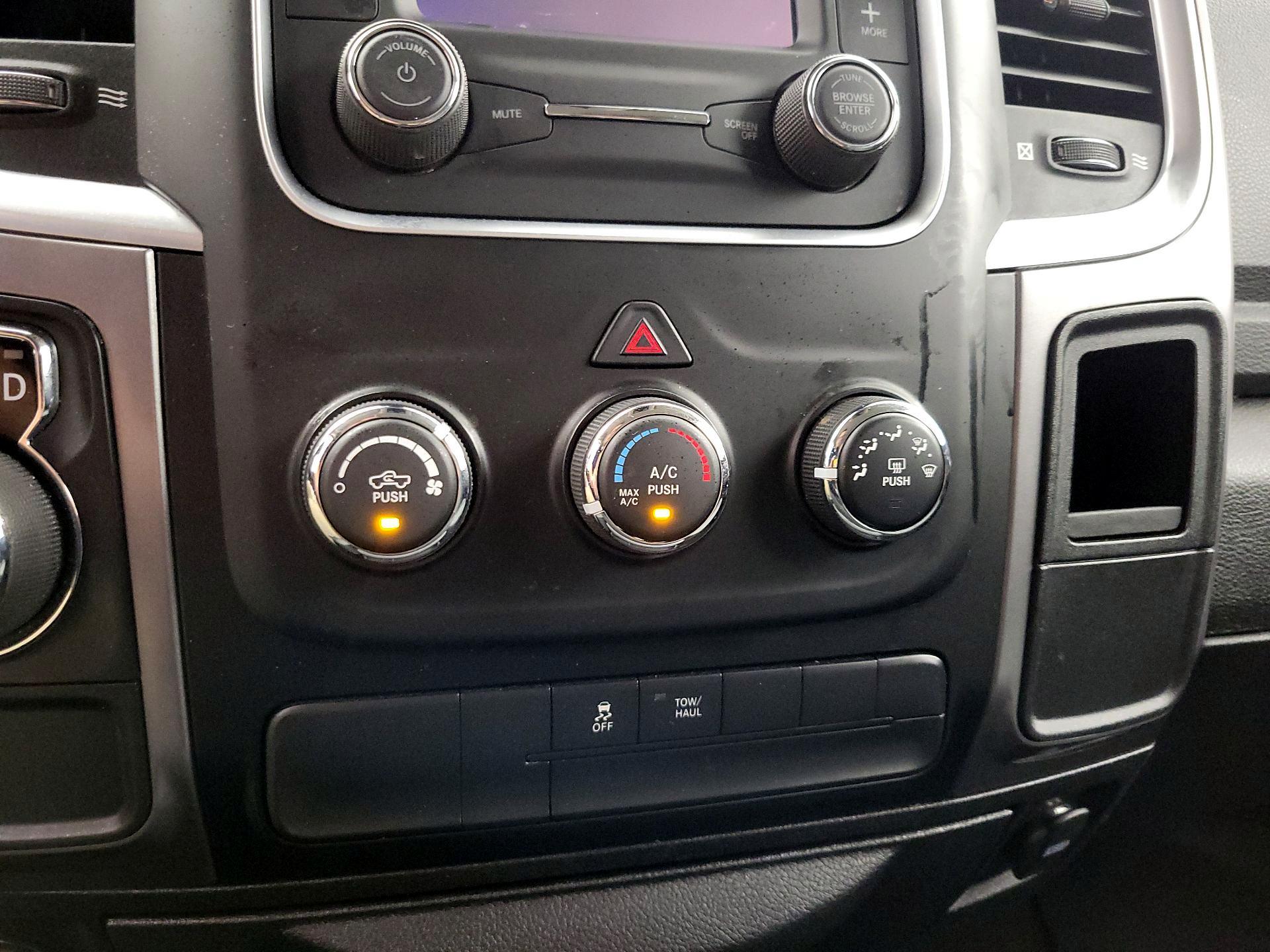 Thumbnail: 2021 RAM 1500 Classic - 16