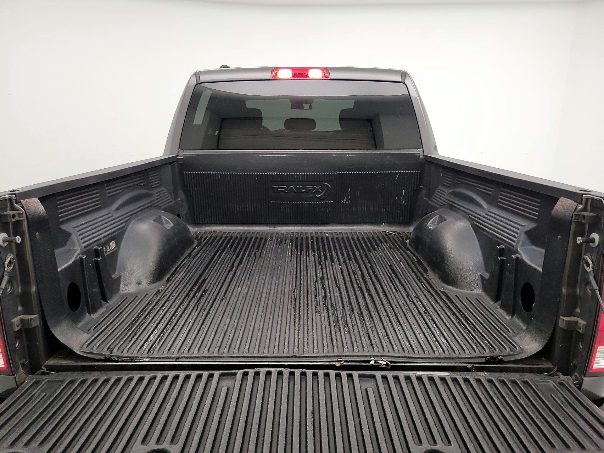 Thumbnail: 2021 RAM 1500 Classic - 19
