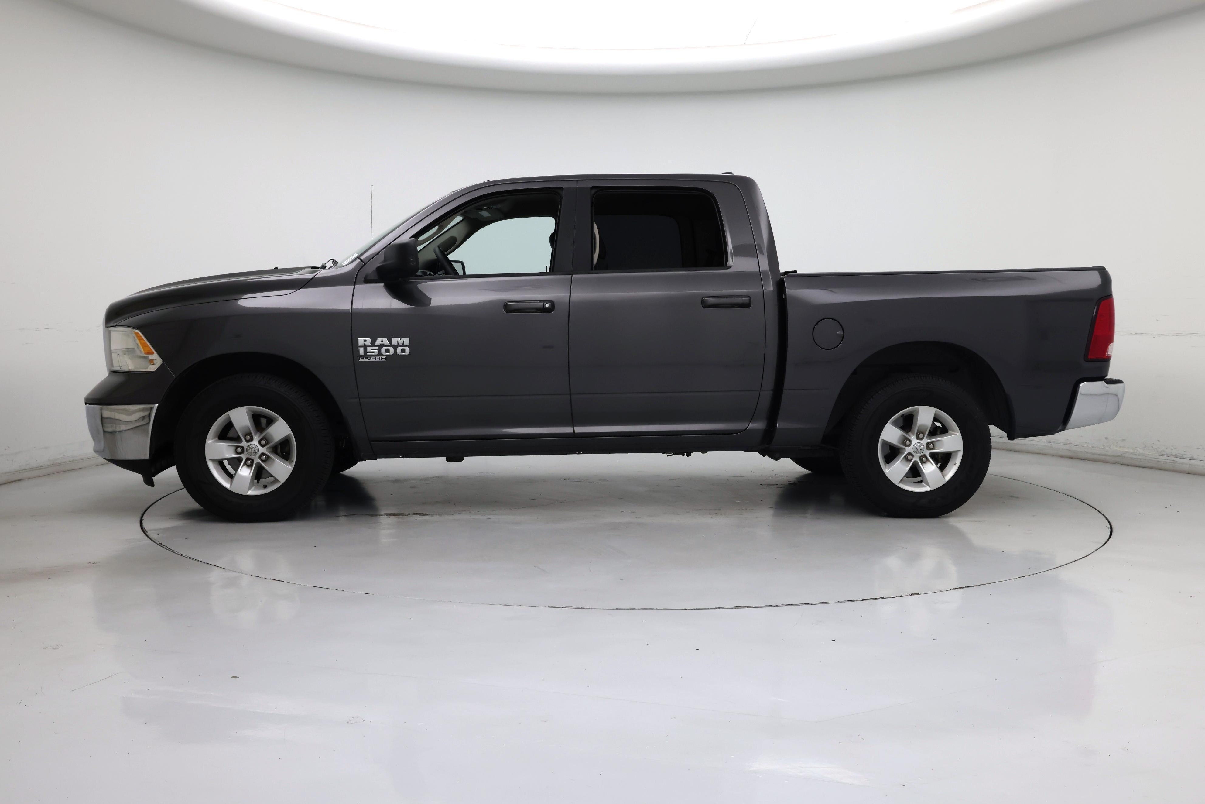 Thumbnail: 2021 RAM 1500 Classic - 3