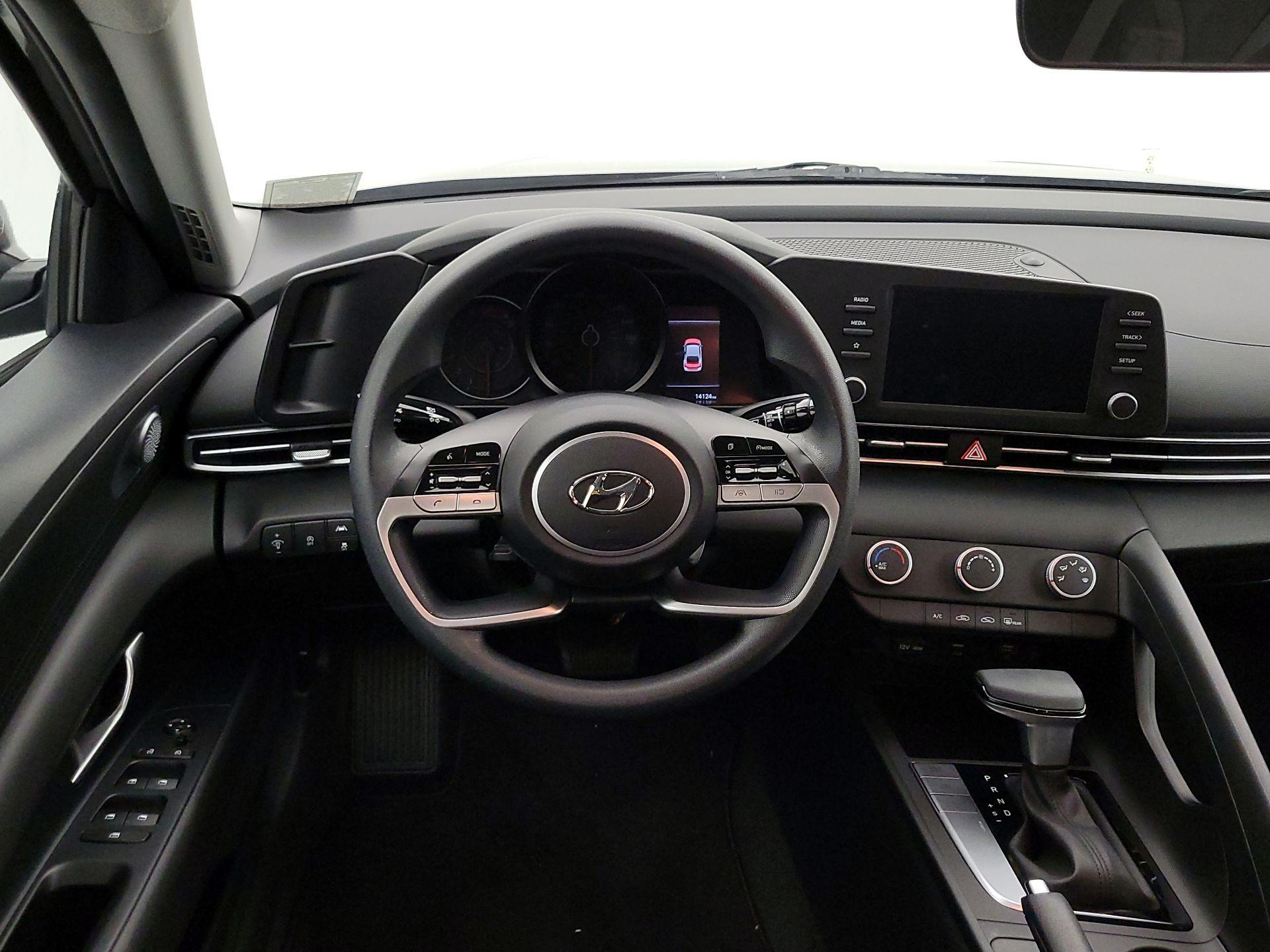 Thumbnail: 2023 Hyundai Elantra - 10