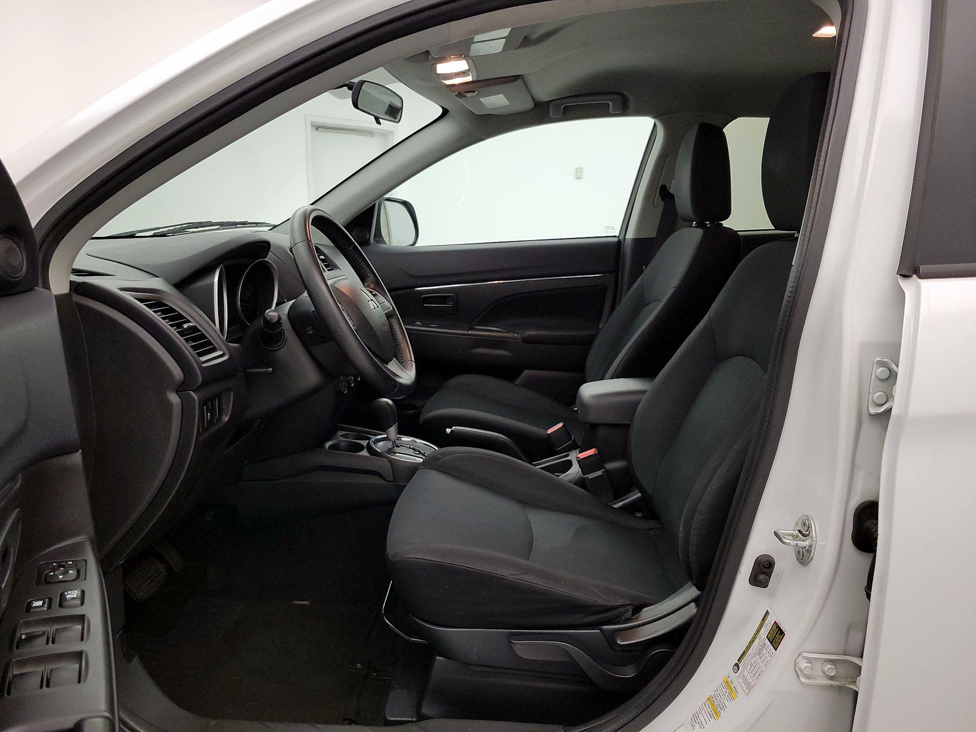 Thumbnail: 2015 Mitsubishi Outlander Sport - 11