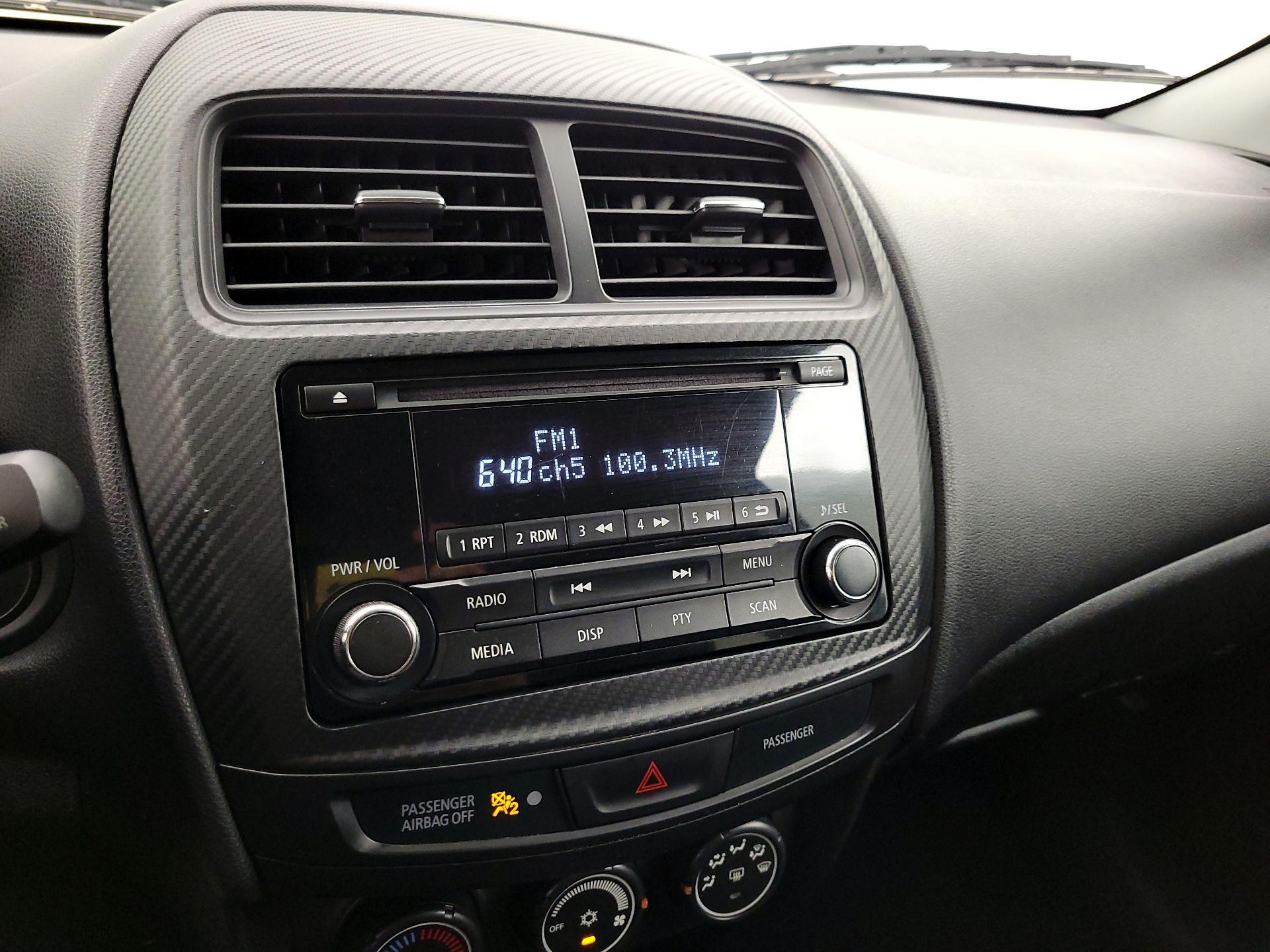 Thumbnail: 2015 Mitsubishi Outlander Sport - 13