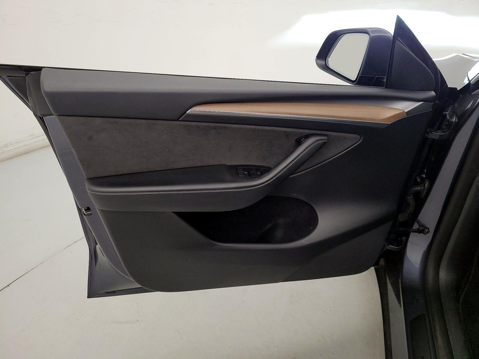 Thumbnail: 2022 Tesla Model Y - 12