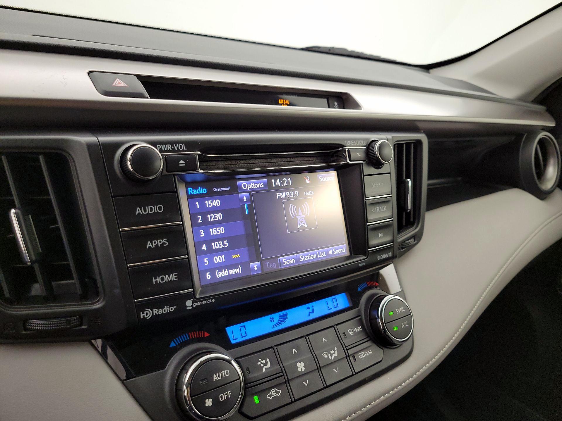 Thumbnail: 2016 Toyota RAV4 - 15