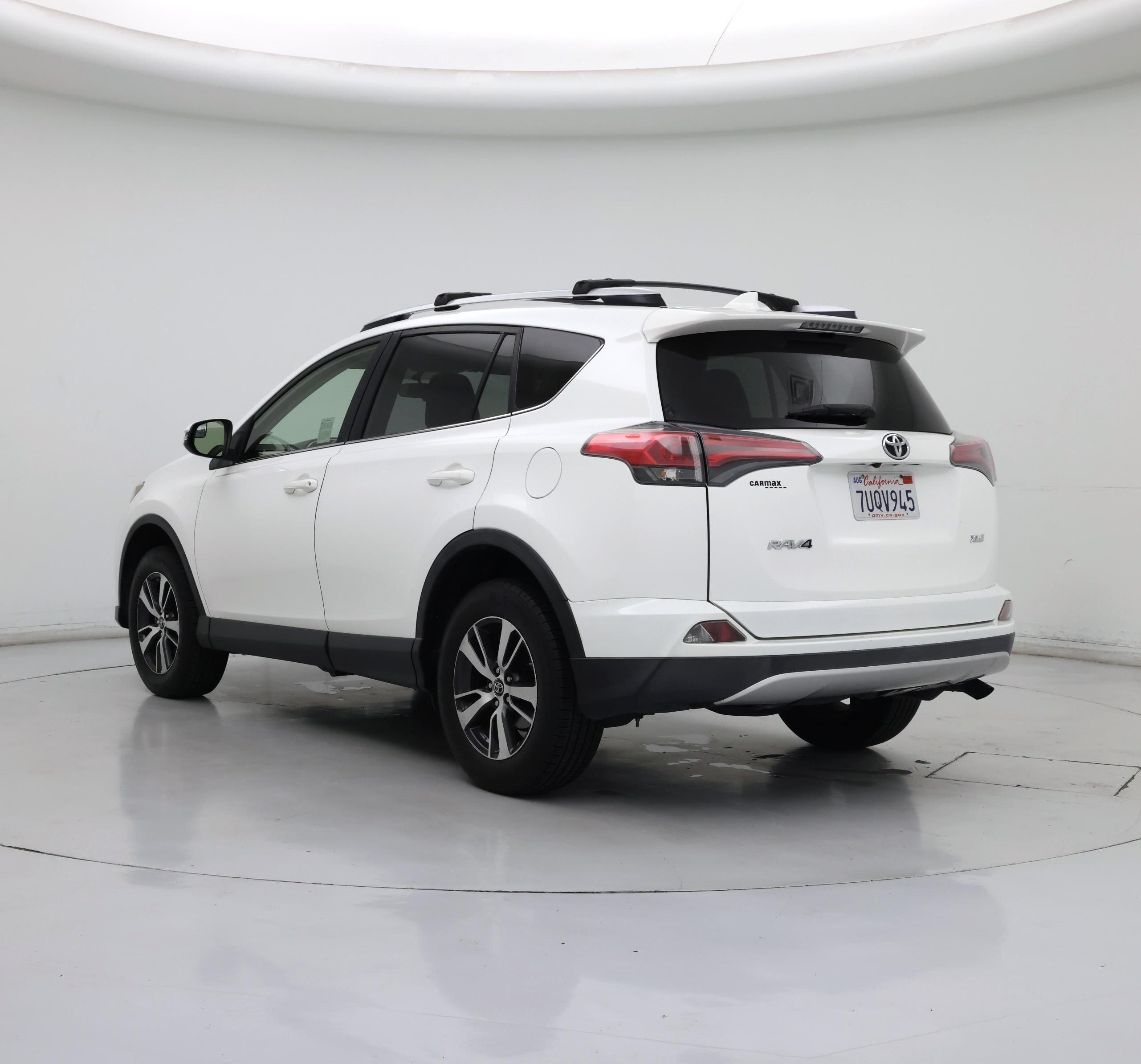 Thumbnail: 2016 Toyota RAV4 - 2