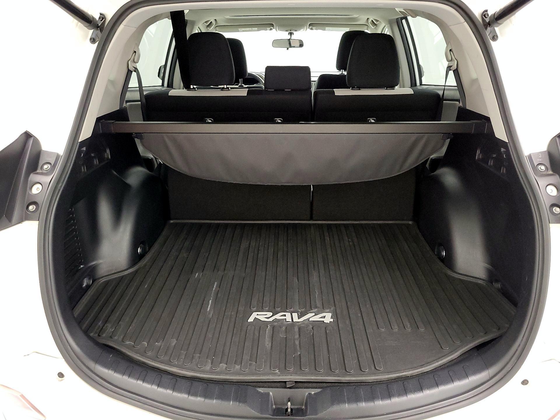 Thumbnail: 2016 Toyota RAV4 - 20
