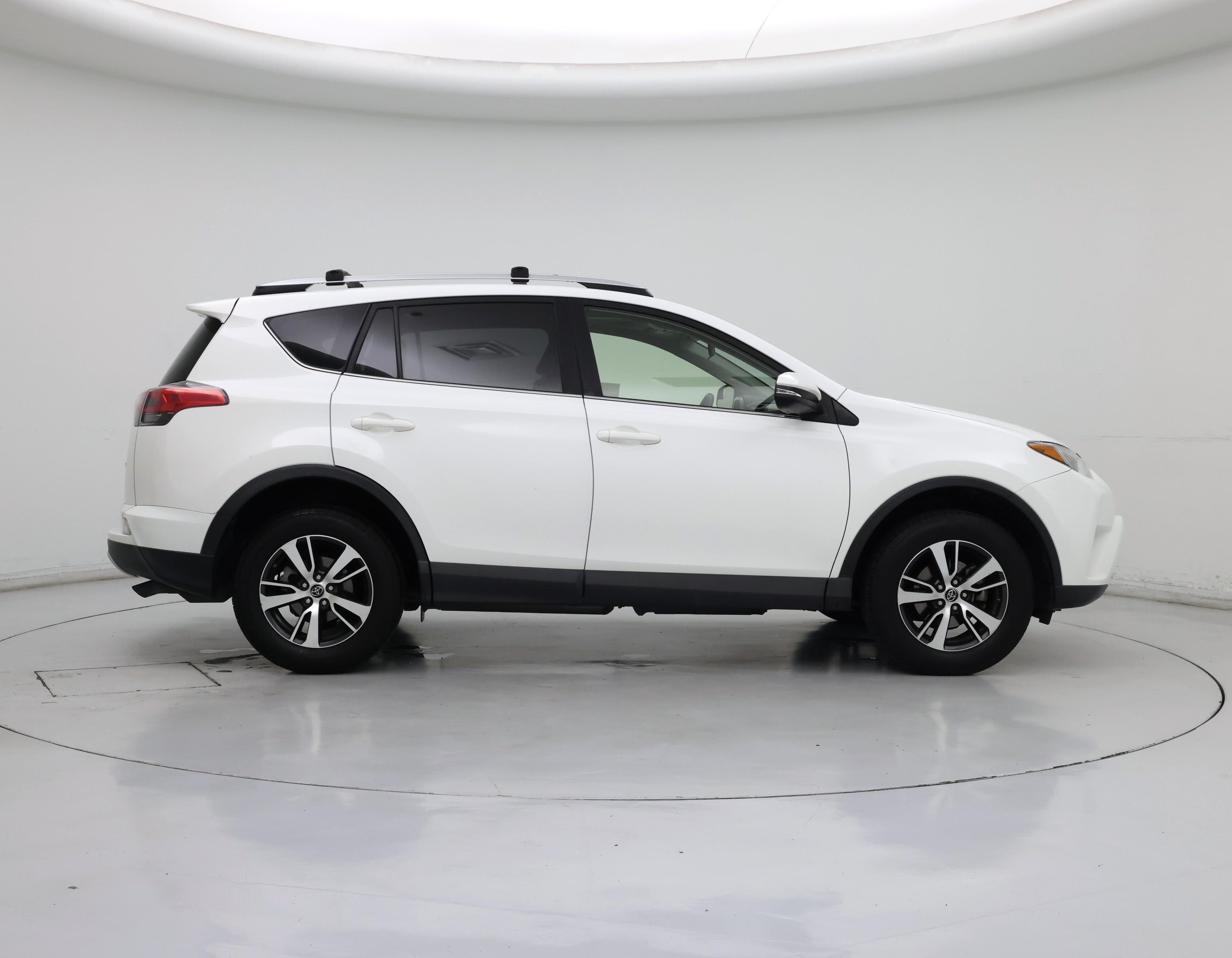Thumbnail: 2016 Toyota RAV4 - 7