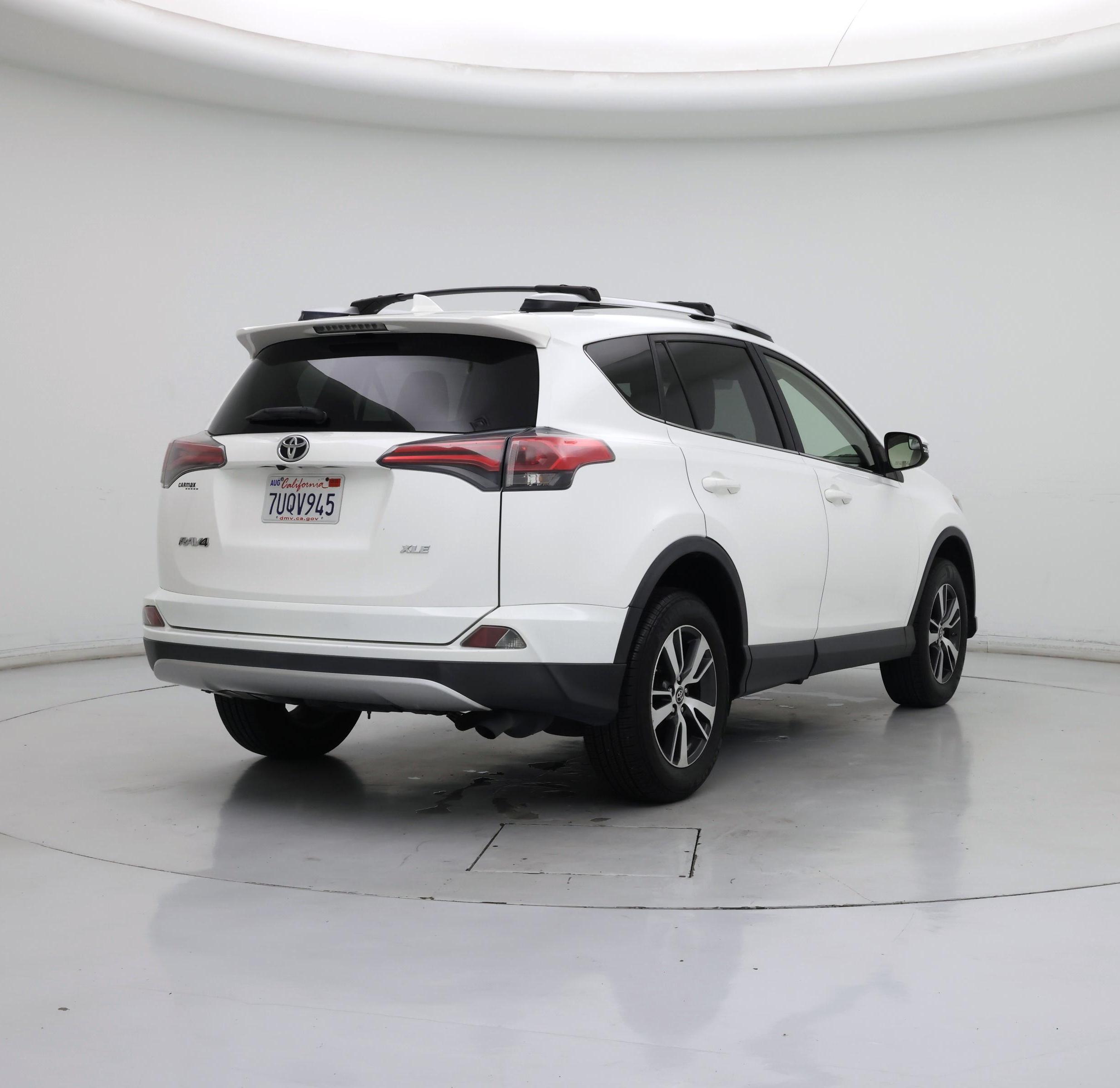 Thumbnail: 2016 Toyota RAV4 - 8
