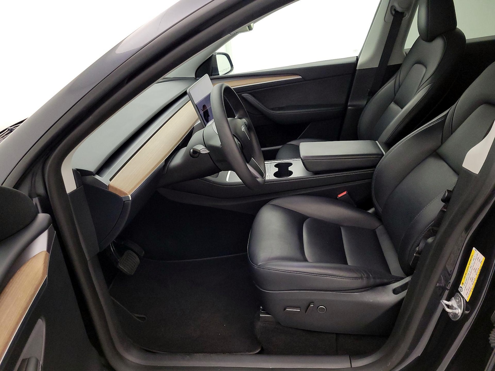 2024 Tesla Model Y Long Range - Photo 12