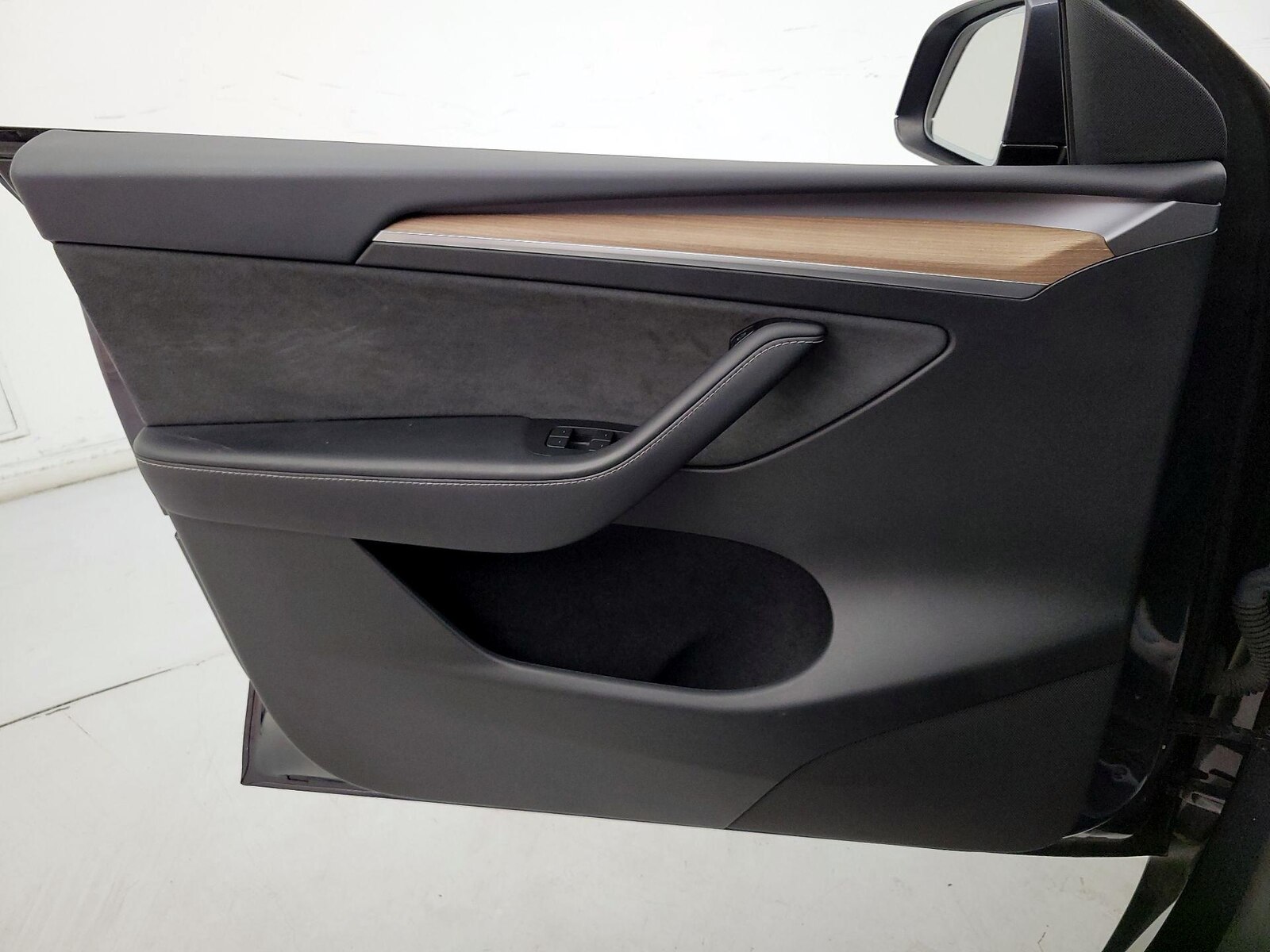 2024 Tesla Model Y Long Range - Photo 13