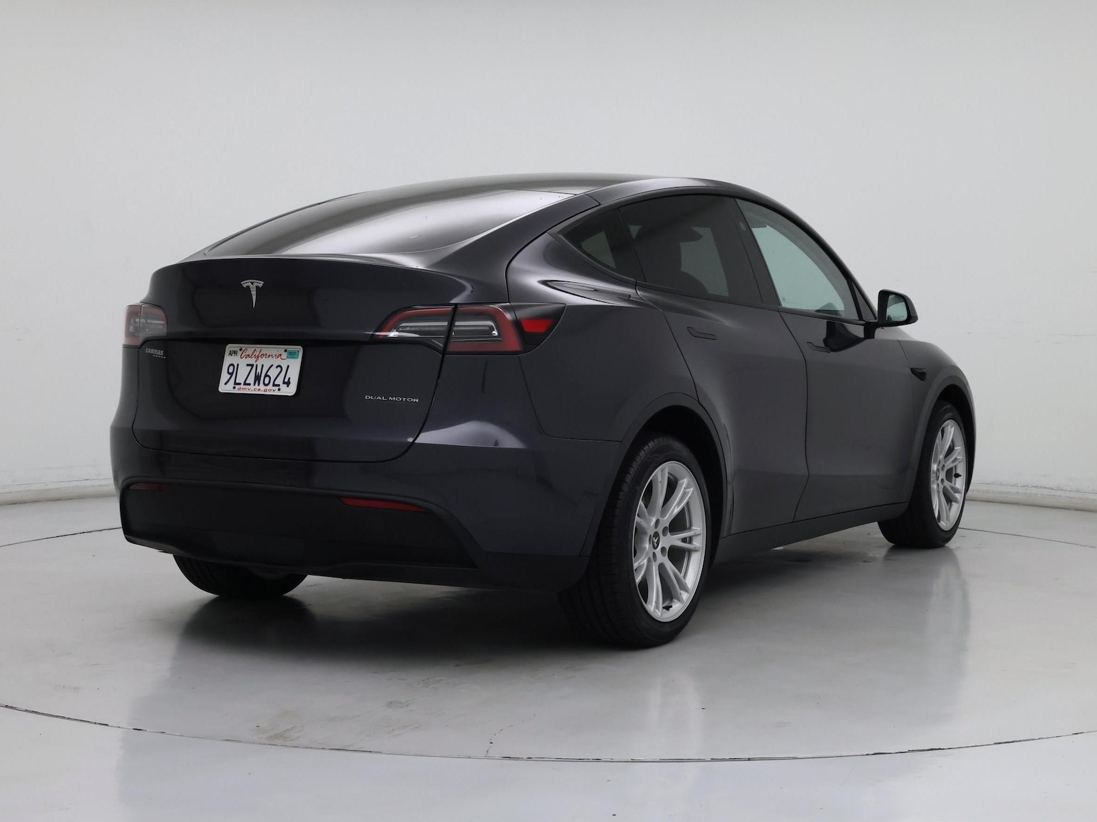 2024 Tesla Model Y Long Range - Photo 9
