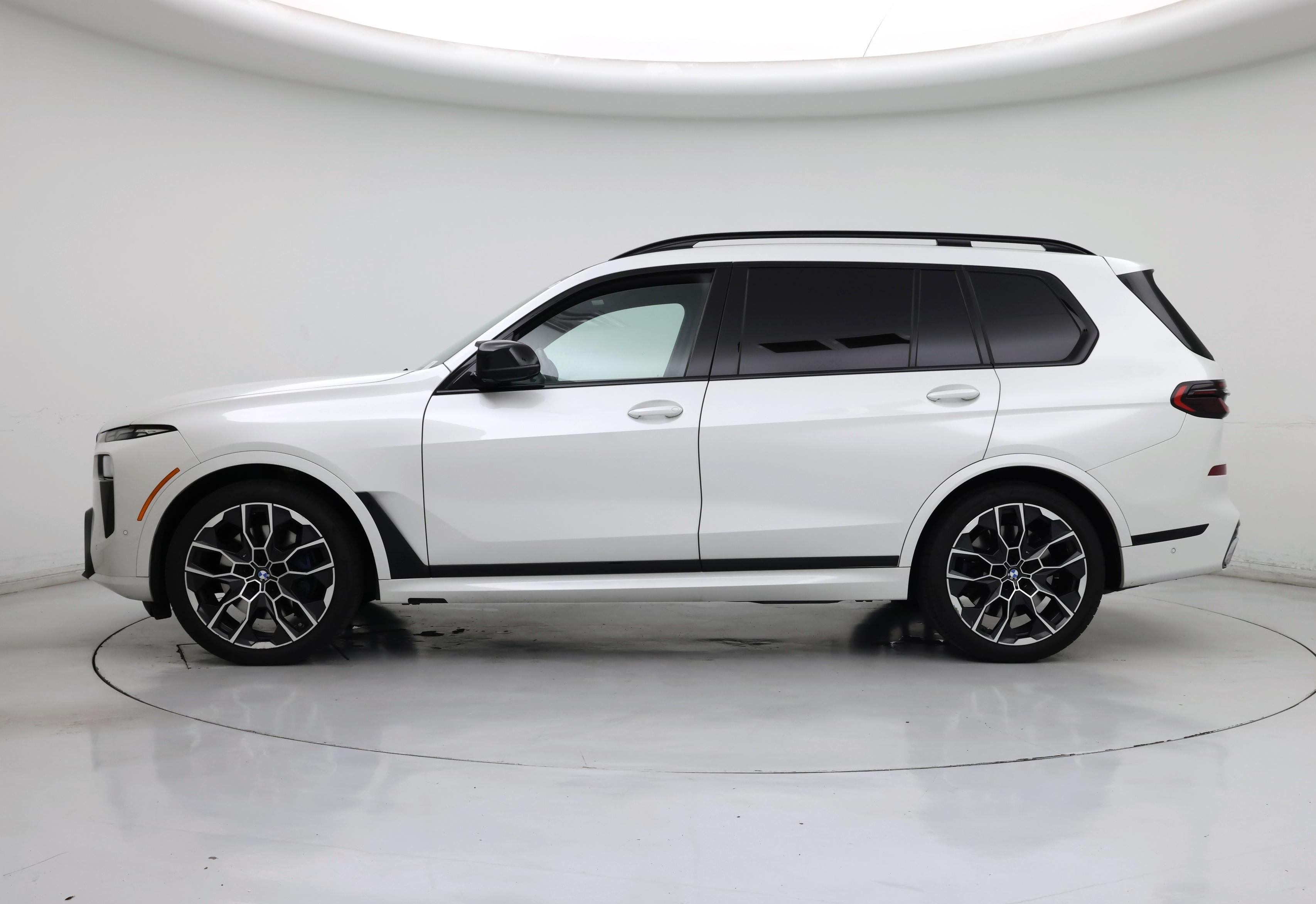 Thumbnail: 2024 BMW X7 - 3