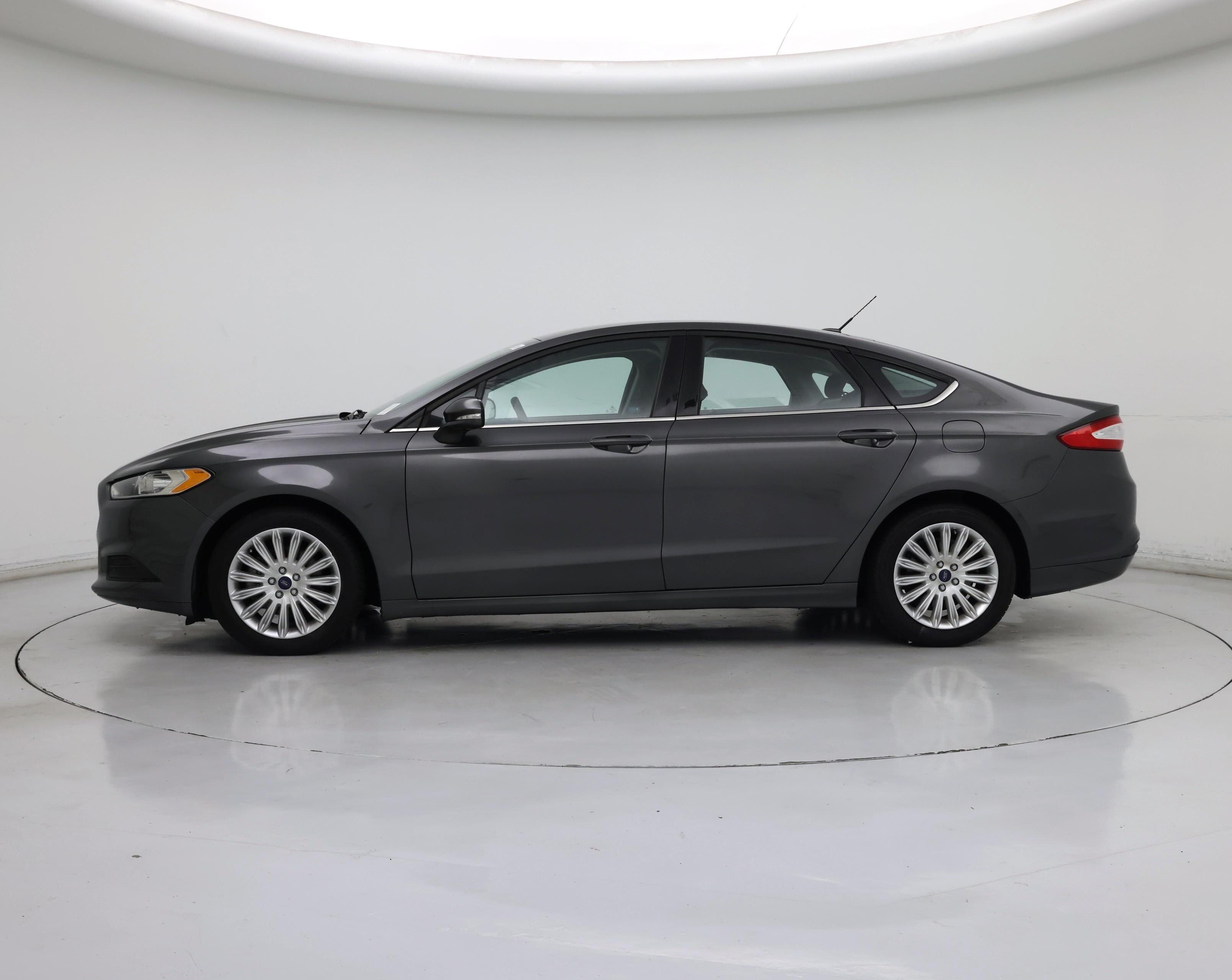 Thumbnail: 2016 Ford Fusion - 3
