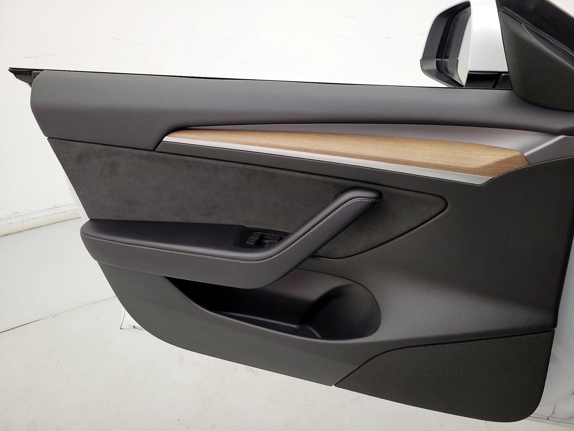 Thumbnail: 2023 Tesla Model 3 - 12
