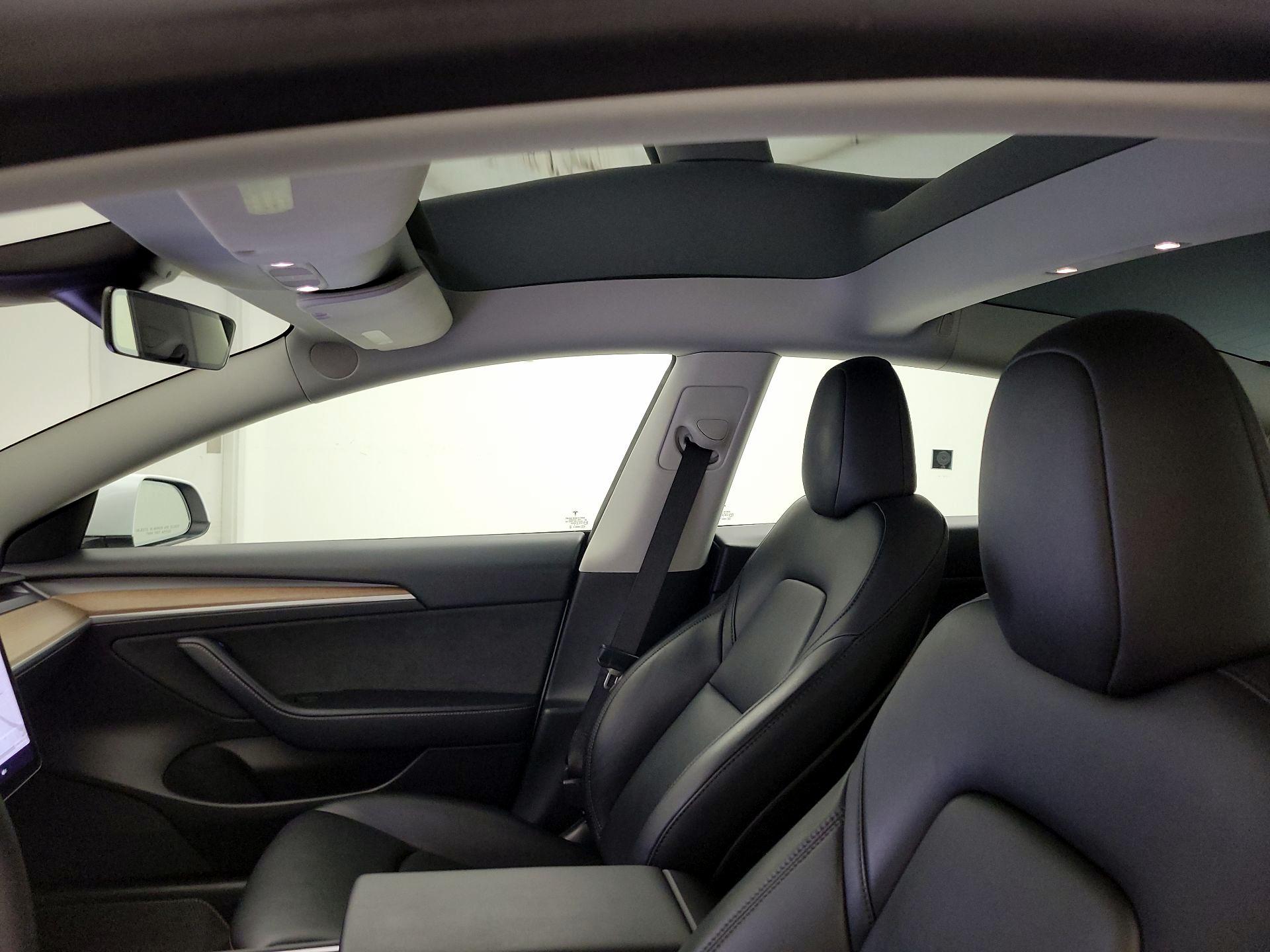 Thumbnail: 2023 Tesla Model 3 - 18