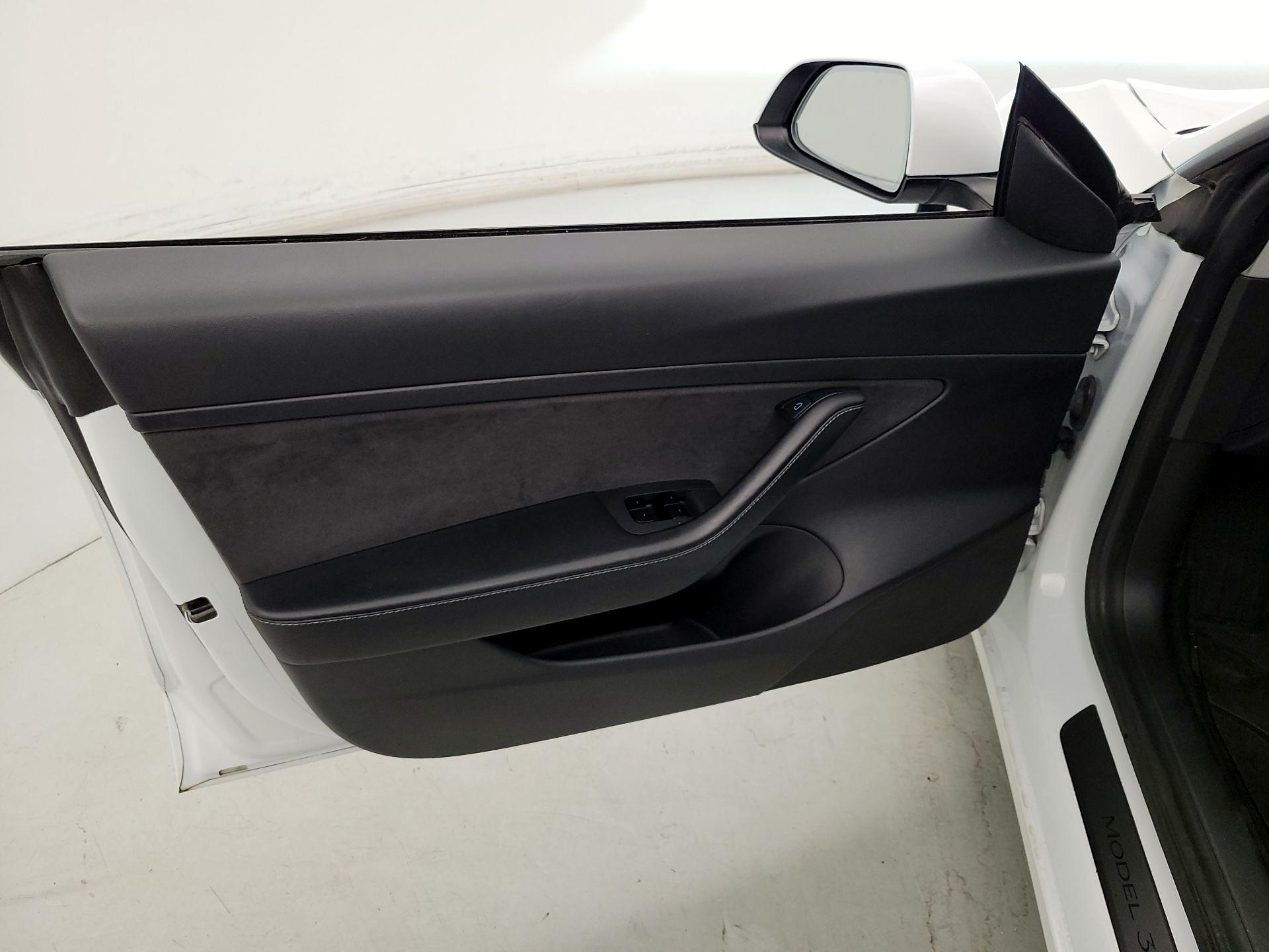 Thumbnail: 2021 Tesla Model 3 - 12