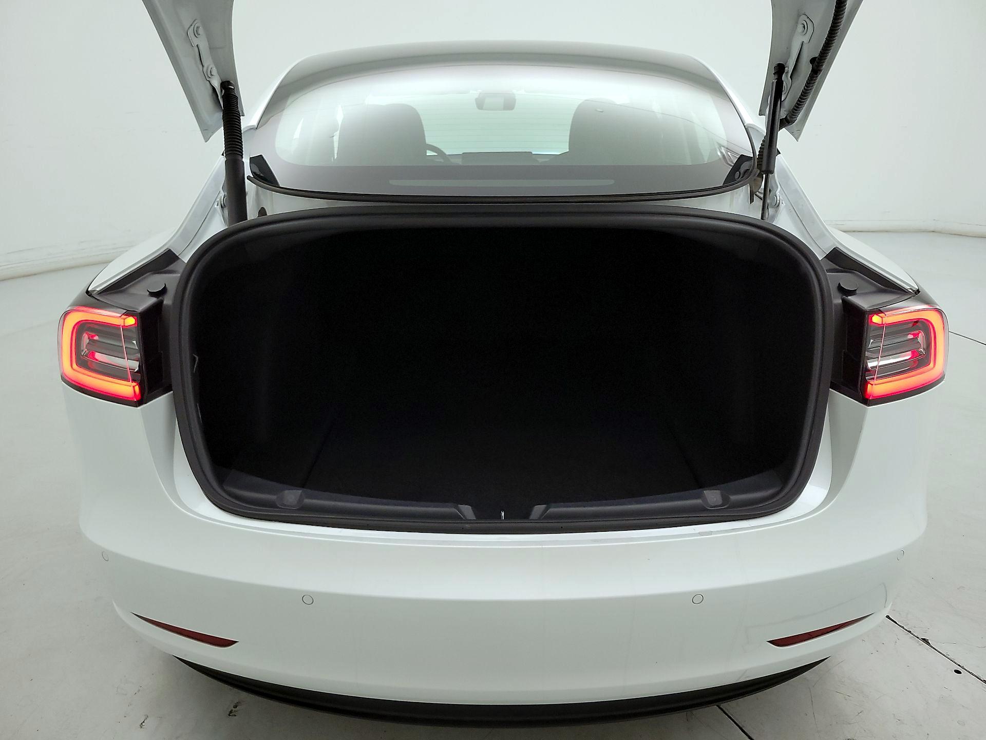 Thumbnail: 2021 Tesla Model 3 - 19