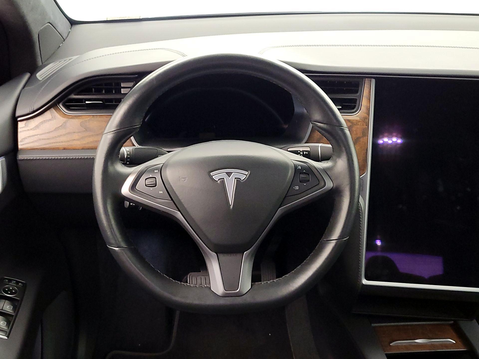 Thumbnail: 2019 Tesla Model X - 10