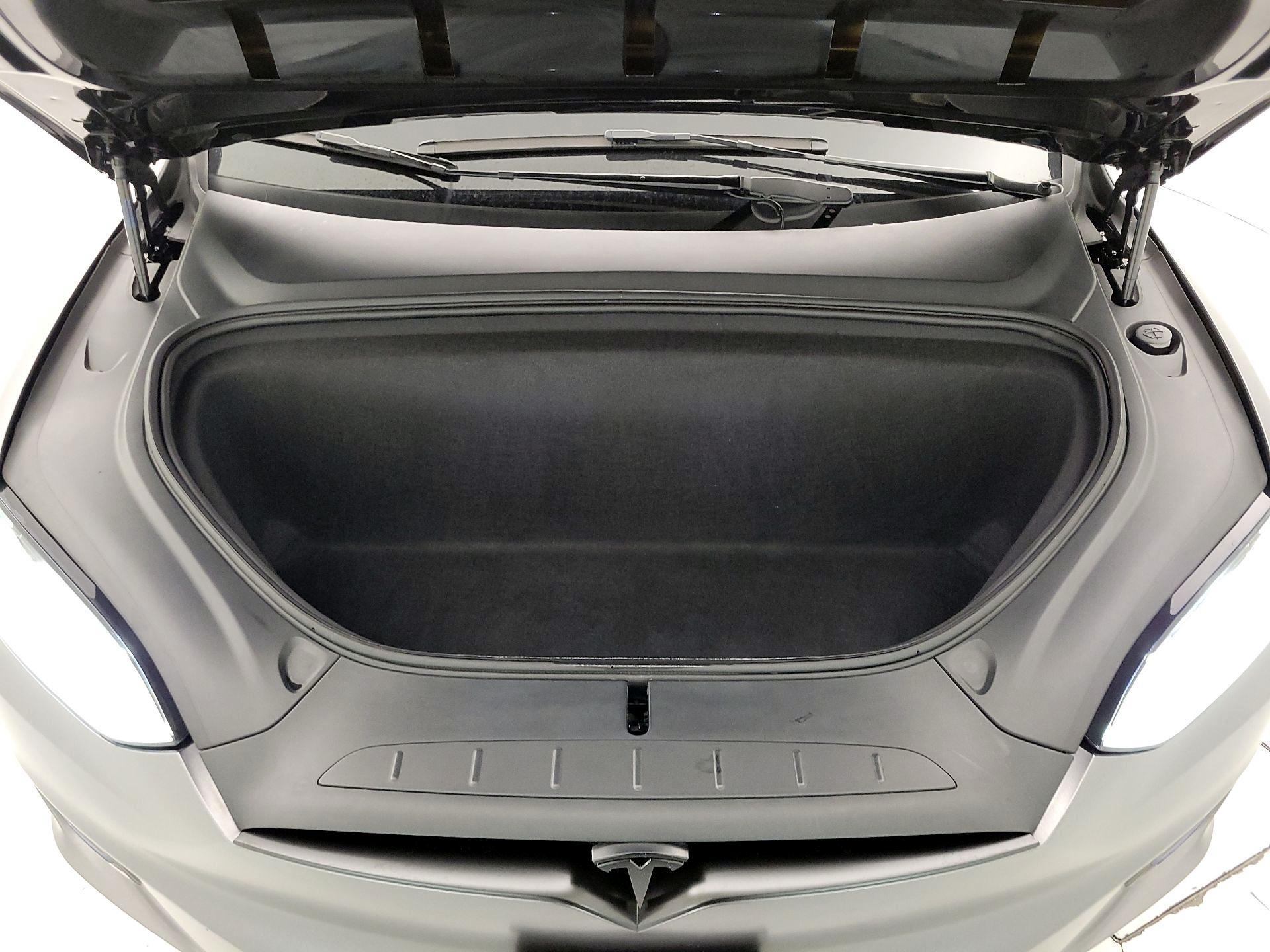 Thumbnail: 2019 Tesla Model X - 20