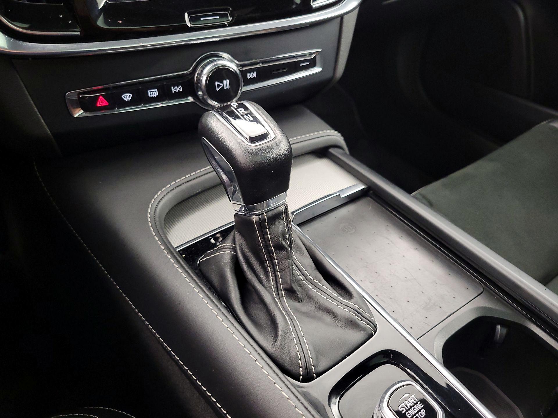Thumbnail: 2021 Volvo S90 - 17
