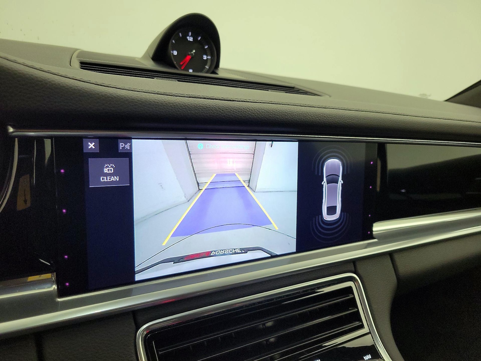 2018 Porsche Panamera Base - Photo 16