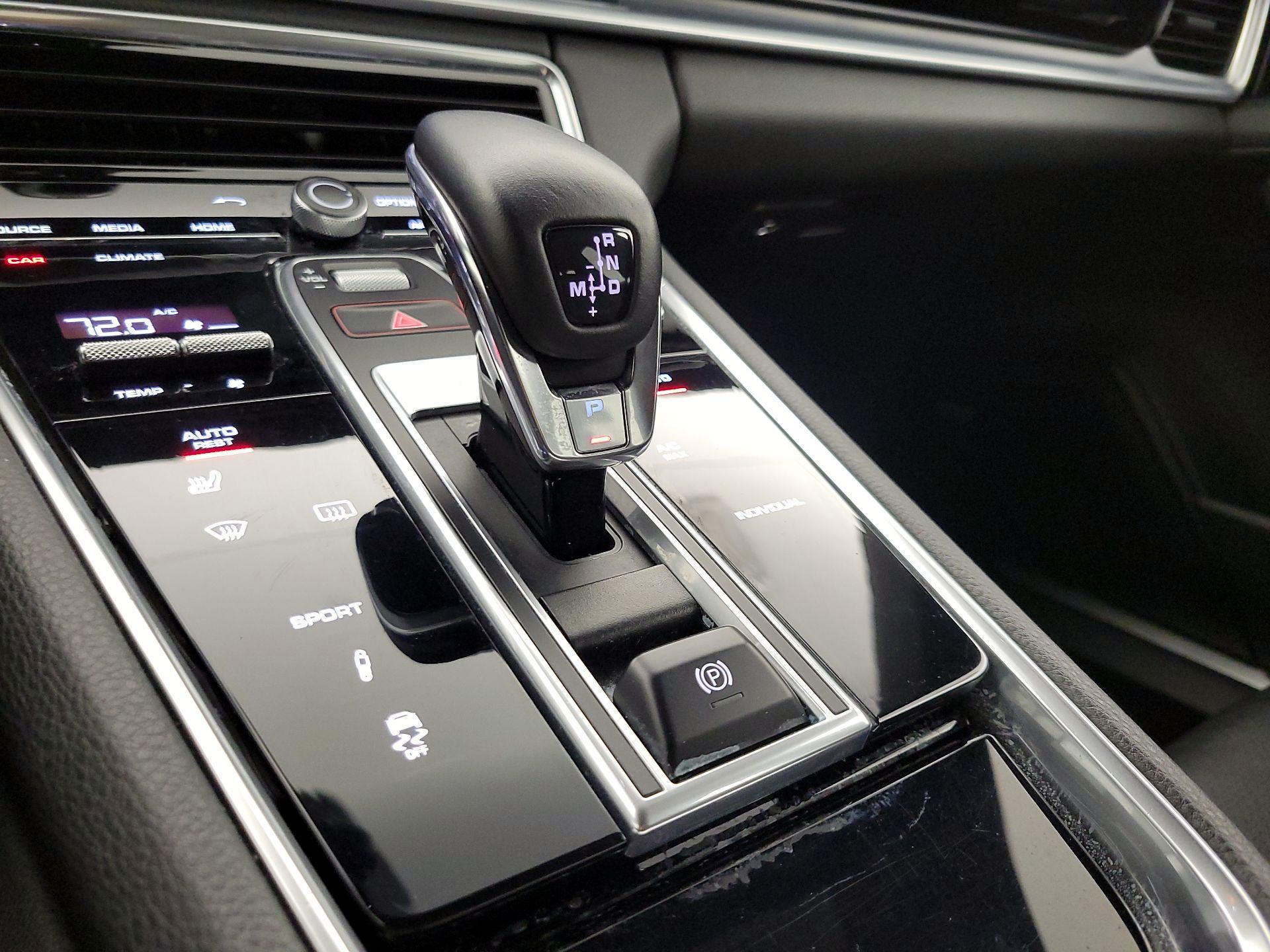 Thumbnail: 2018 Porsche Panamera - 18