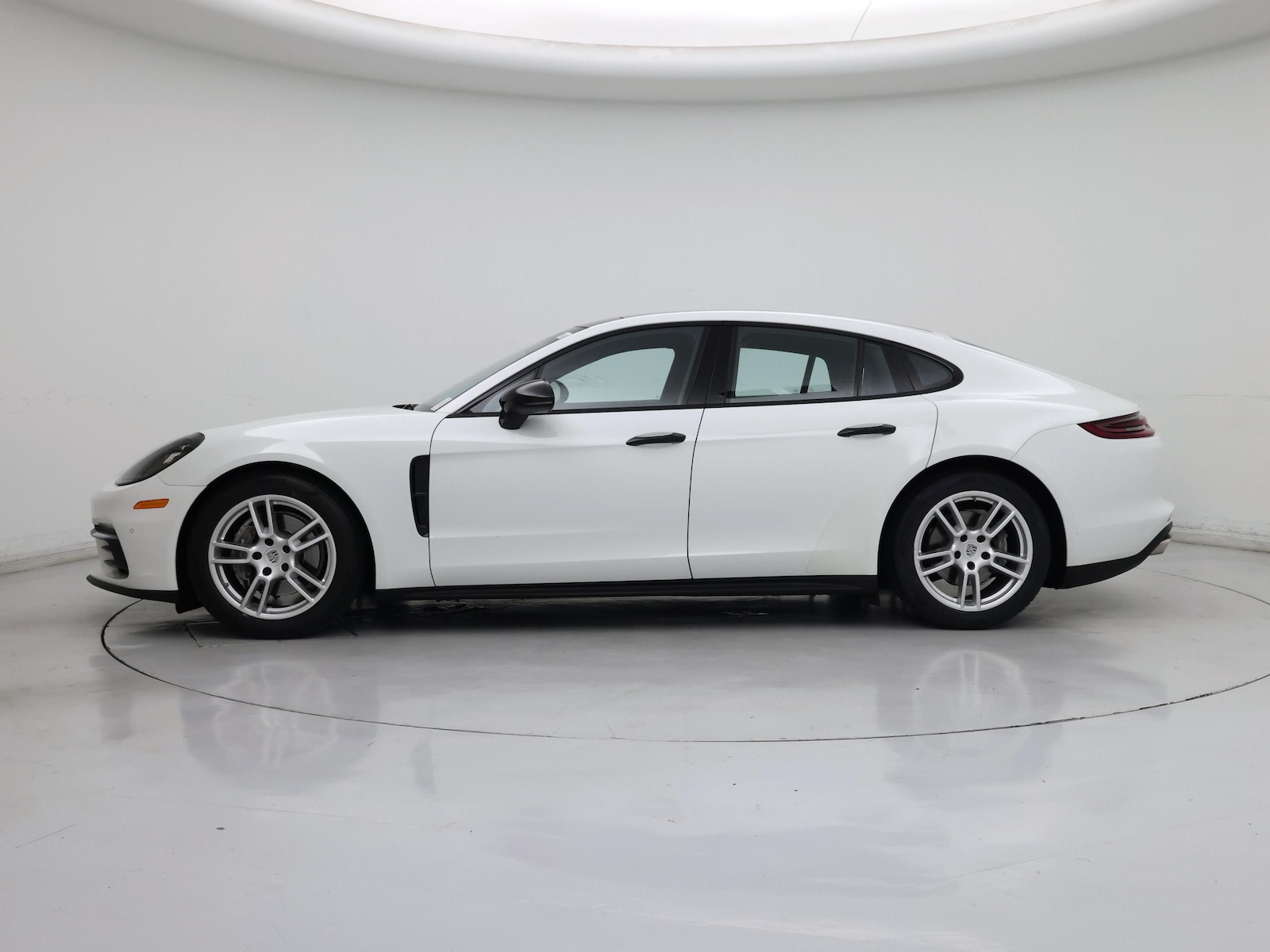 2018 Porsche Panamera Base - Photo 4