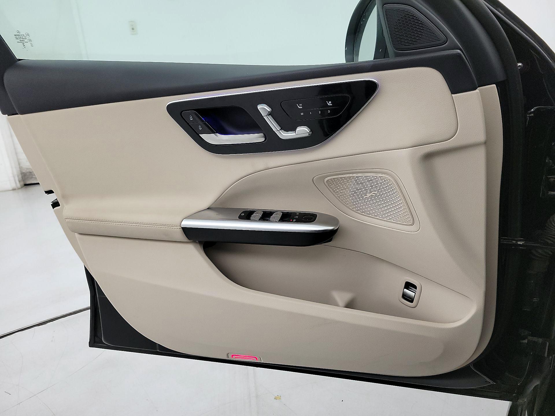 Thumbnail: 2025 Mercedes-Benz C-Class - 12