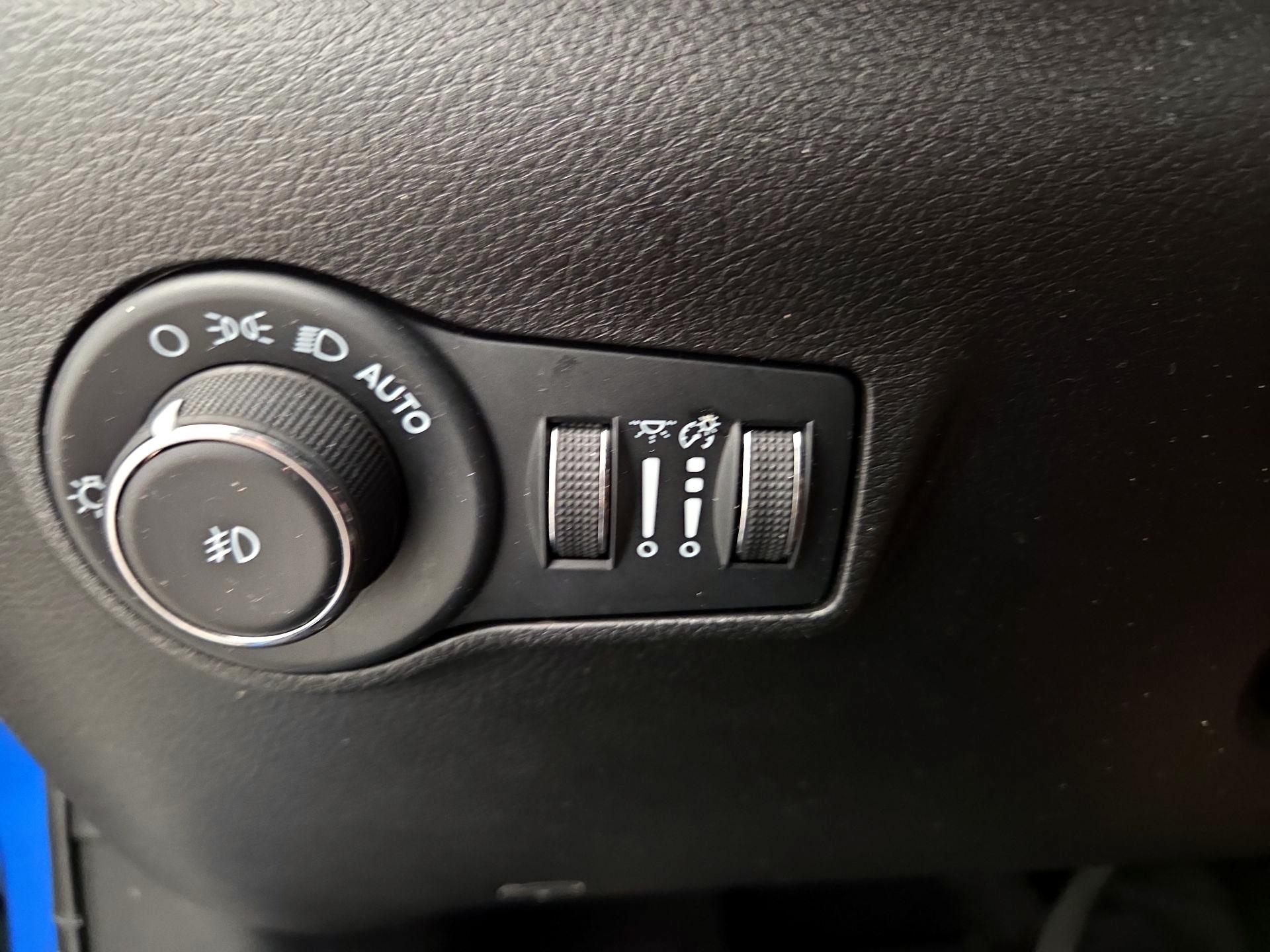 Thumbnail: 2022 Jeep Compass - 13