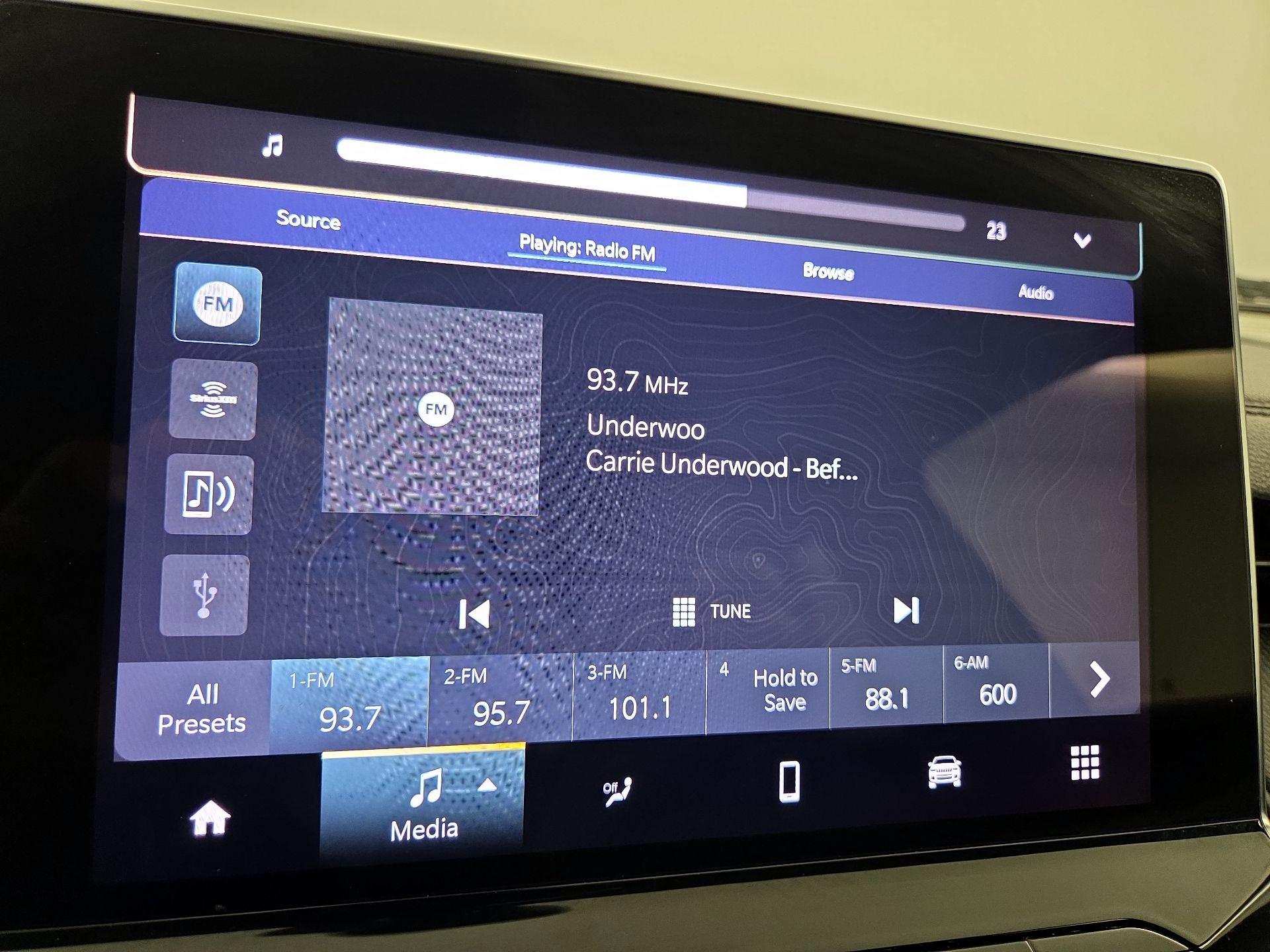 Thumbnail: 2022 Jeep Compass - 15