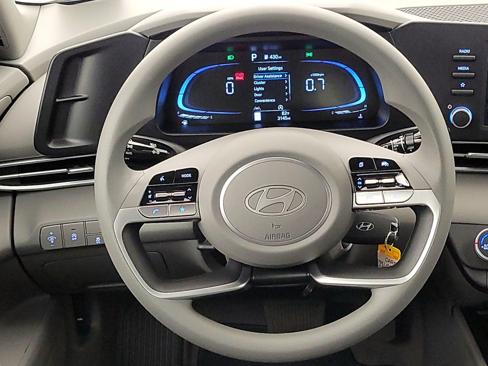 2025 Hyundai Elantra SE - Photo 11