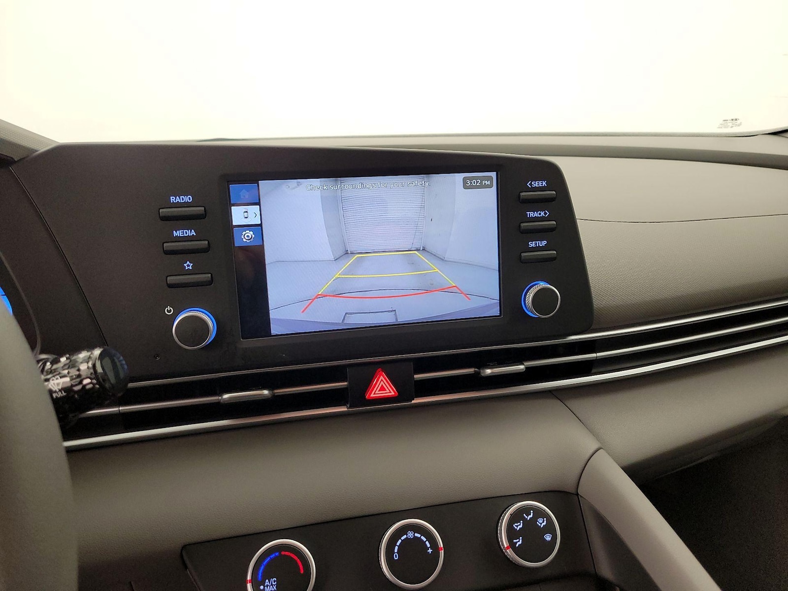 2025 Hyundai Elantra SE - Photo 15