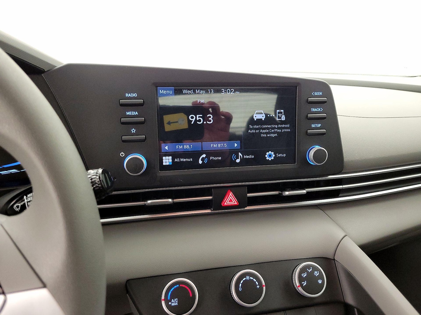 2025 Hyundai Elantra SE - Photo 16