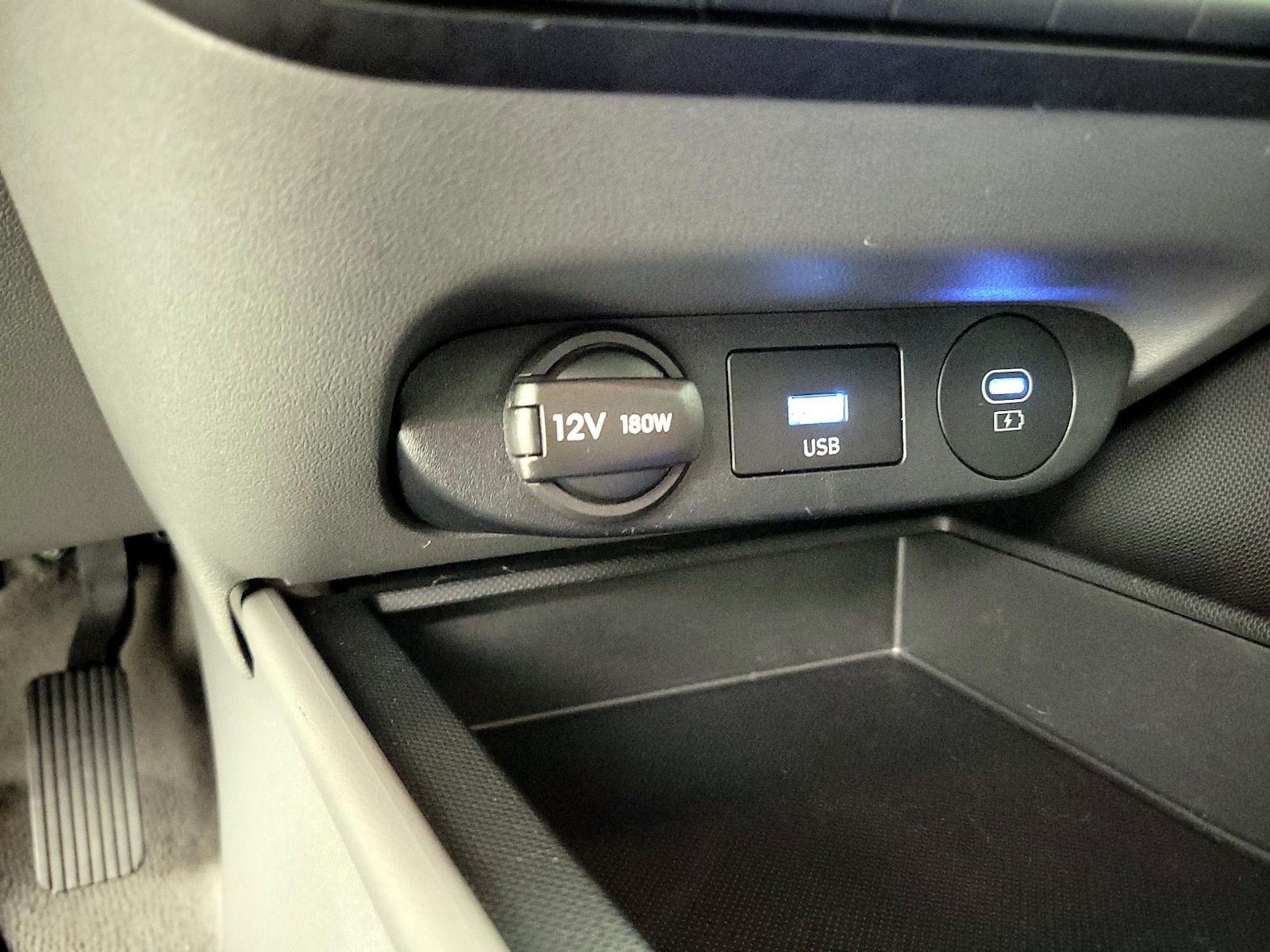 2025 Hyundai Elantra SE - Photo 19
