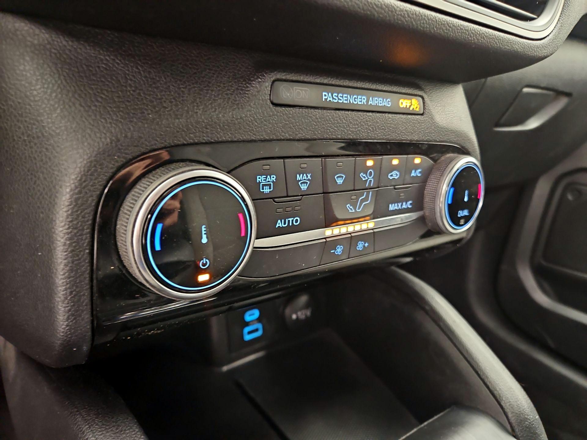Thumbnail: 2022 Ford Escape - 16
