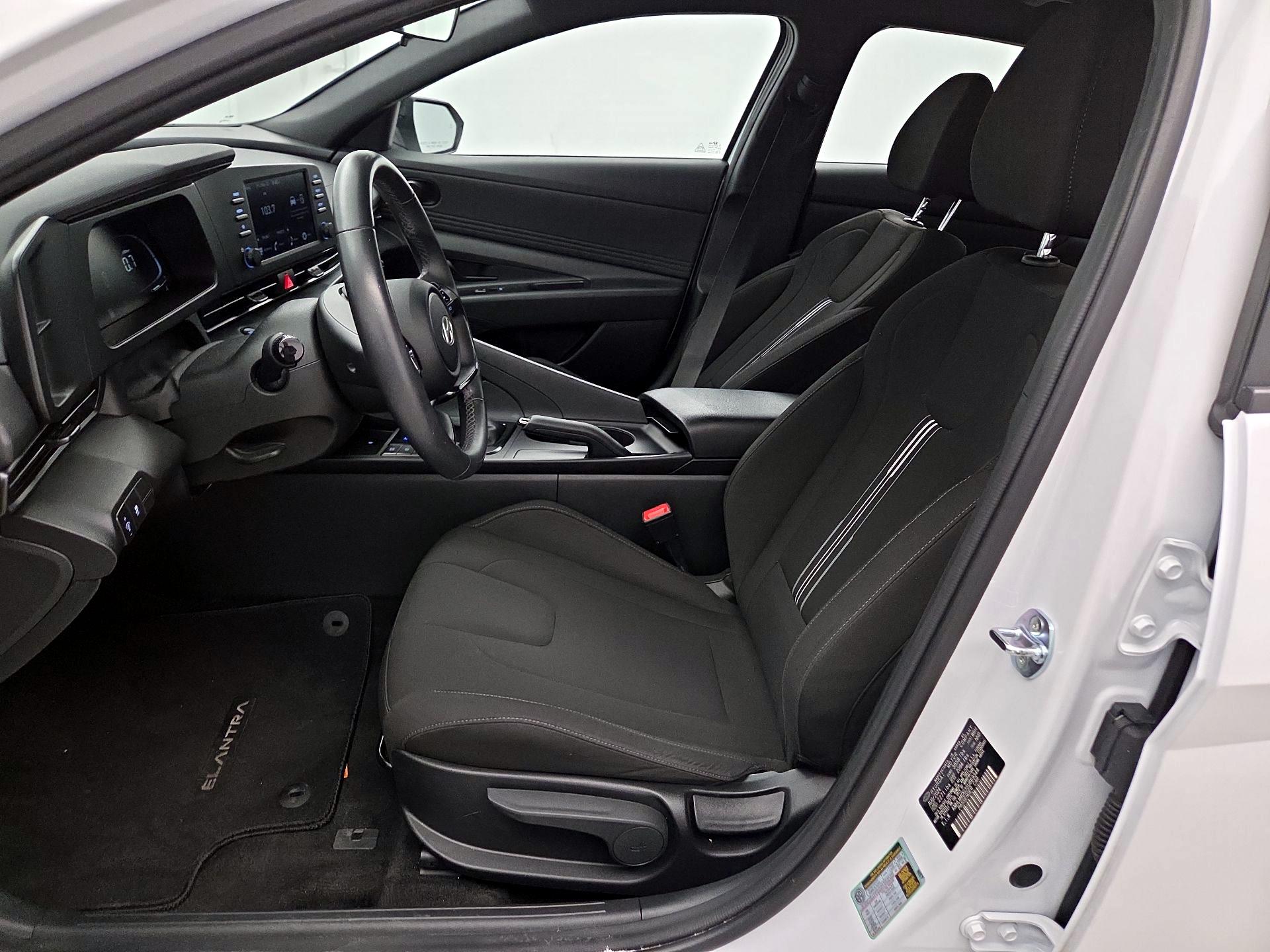 Thumbnail: 2025 Hyundai Elantra - 11