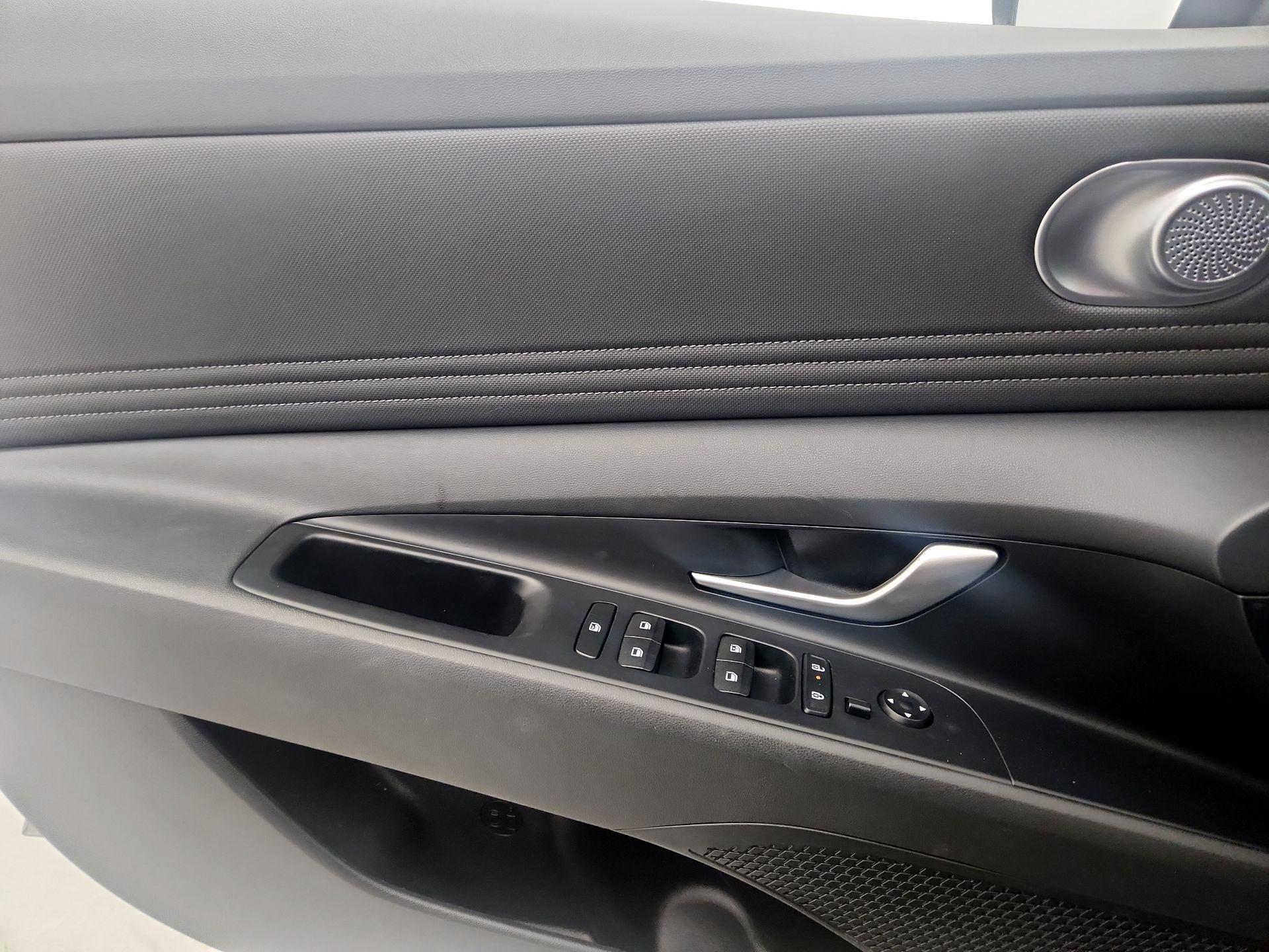 Thumbnail: 2025 Hyundai Elantra - 12
