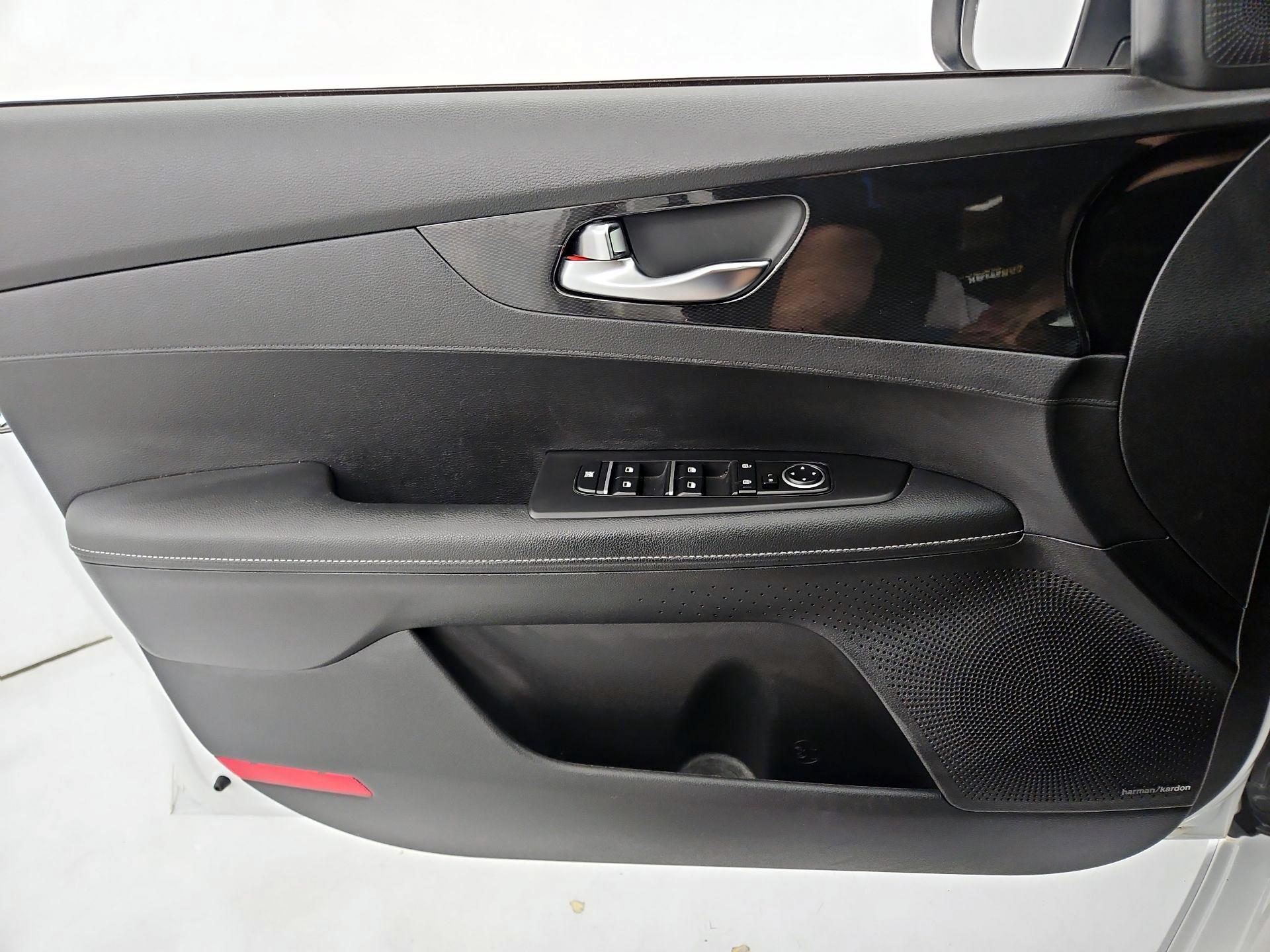 Thumbnail: 2023 Kia Forte - 12