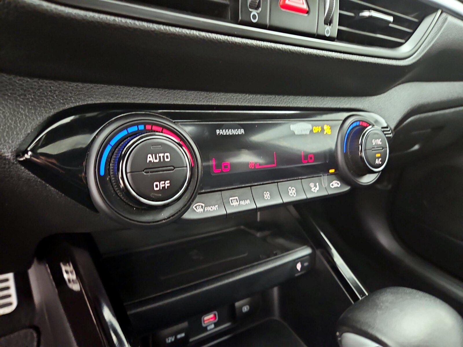 2023 Kia Forte GT-Line - Photo 18