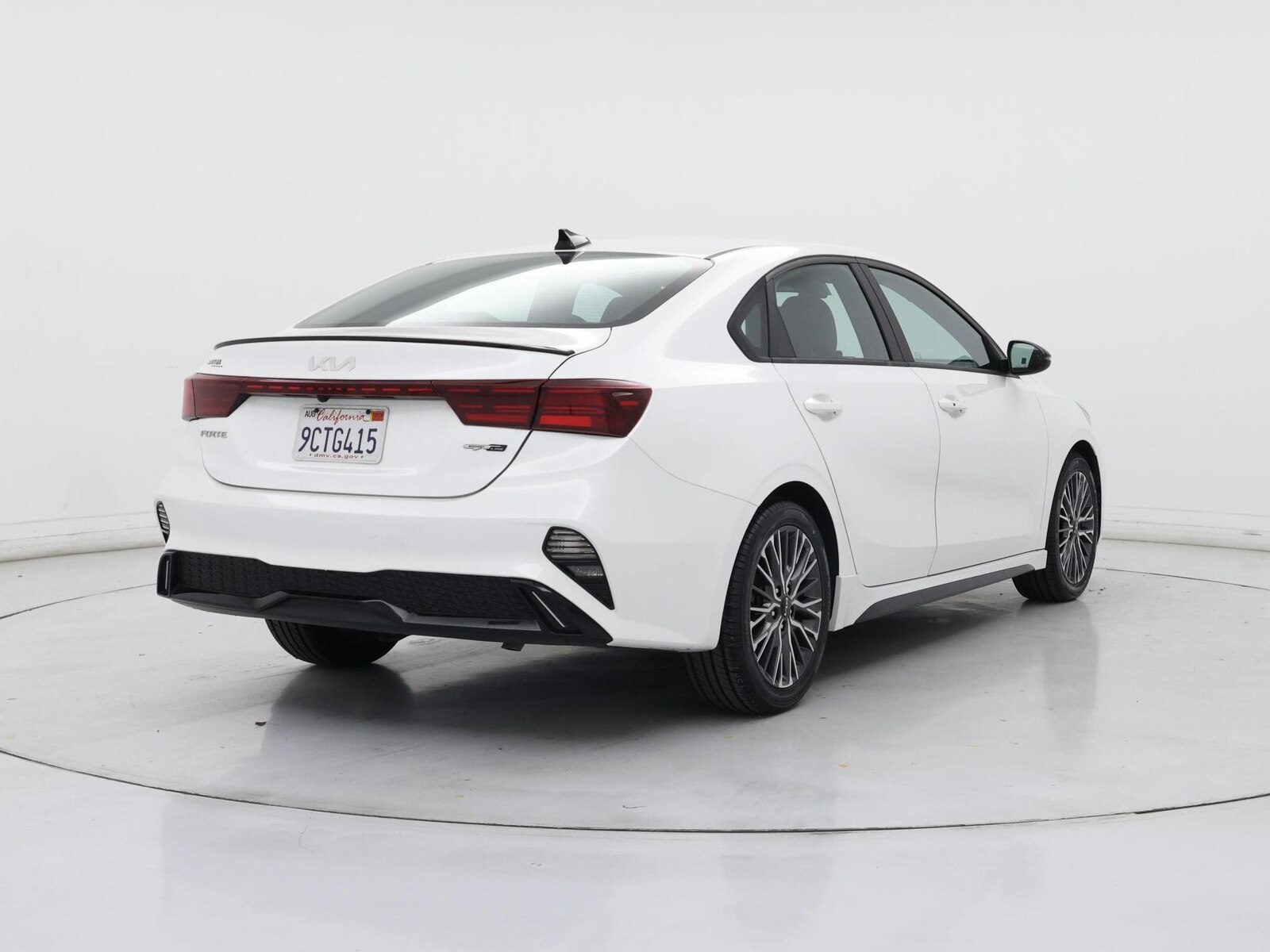2023 Kia Forte GT-Line - Photo 9