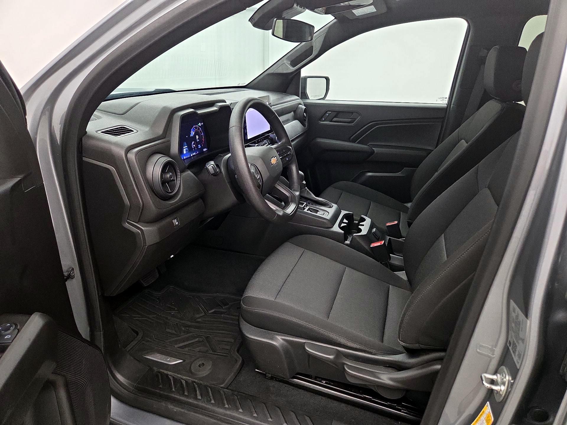 Thumbnail: 2024 Chevrolet Colorado - 11