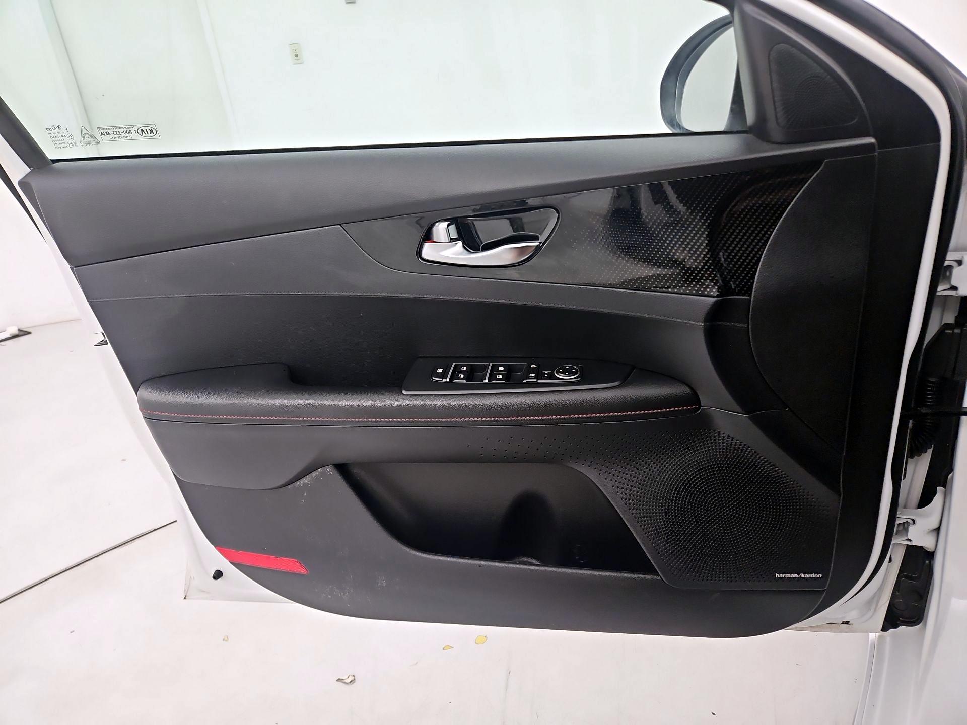 Thumbnail: 2021 Kia Forte - 12