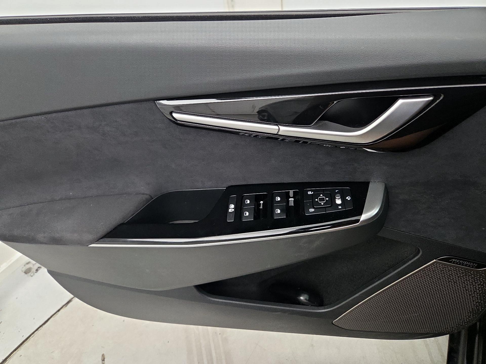 Thumbnail: 2023 Kia EV6 - 12