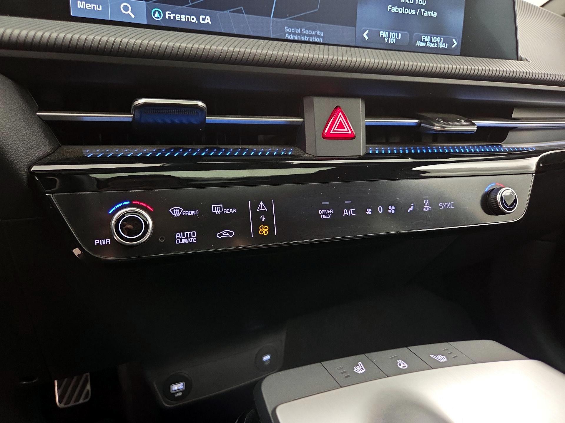 Thumbnail: 2023 Kia EV6 - 17