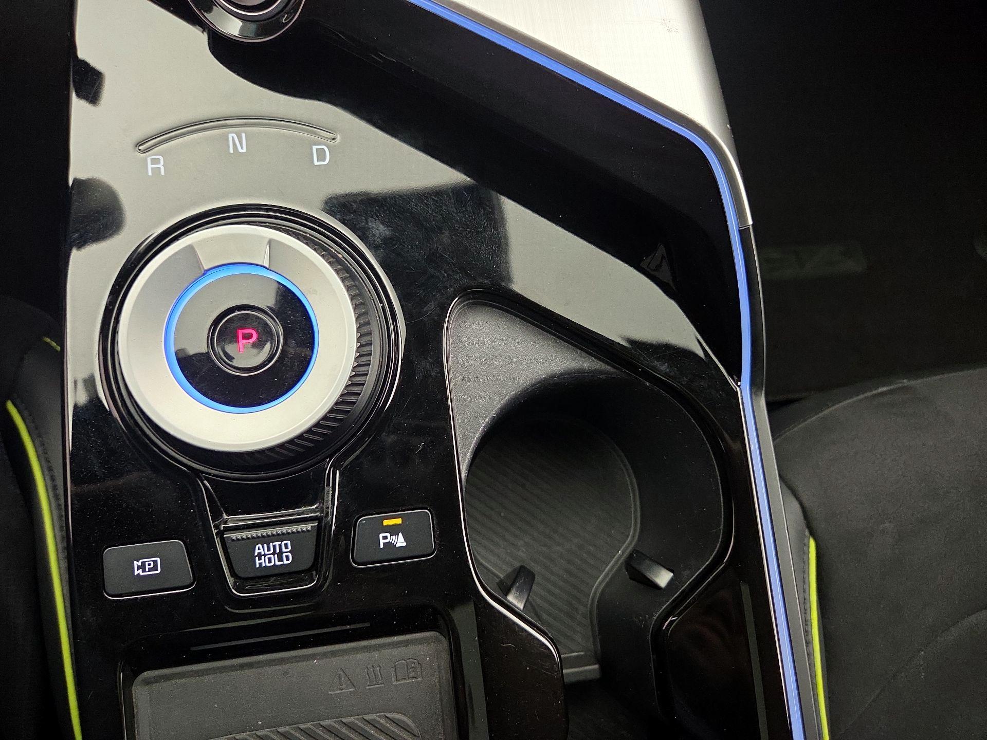 Thumbnail: 2023 Kia EV6 - 18