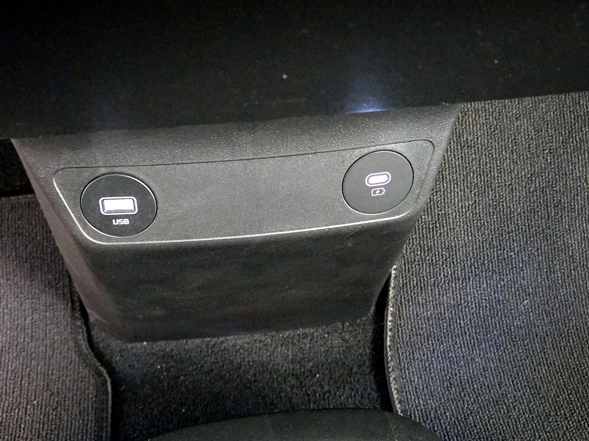 Thumbnail: 2023 Kia EV6 - 19